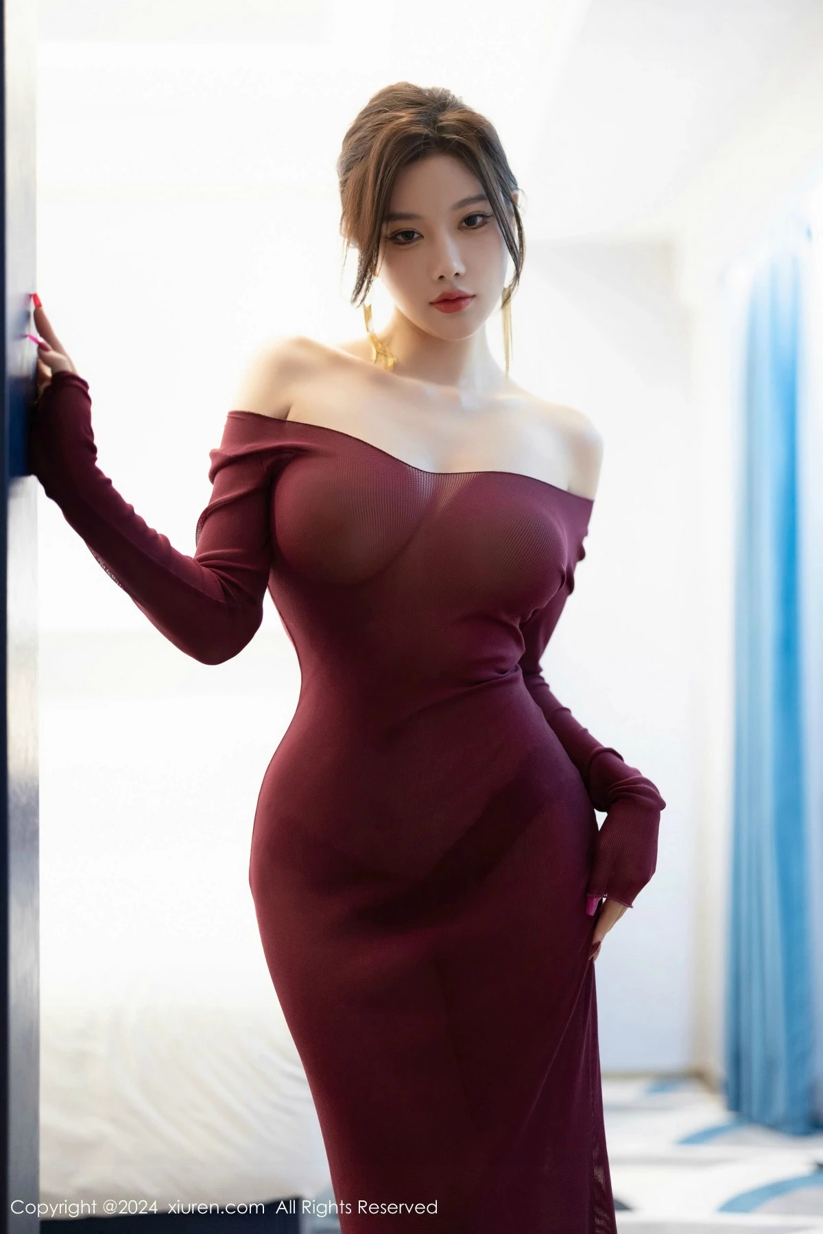 秀人集.com_[XiuRen秀人网]No.9348_女神杨晨晨Yome性感红色连衣裙配超薄肉丝秀丰腴身材诱惑写真82P