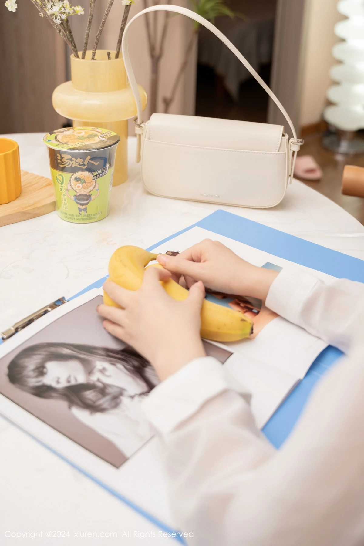 秀人集.com_[XiuRen秀人网]No.9358_模特拍黄瓜girl性感白T配黑短裙露超薄肉丝秀曼妙身材诱惑写真79P