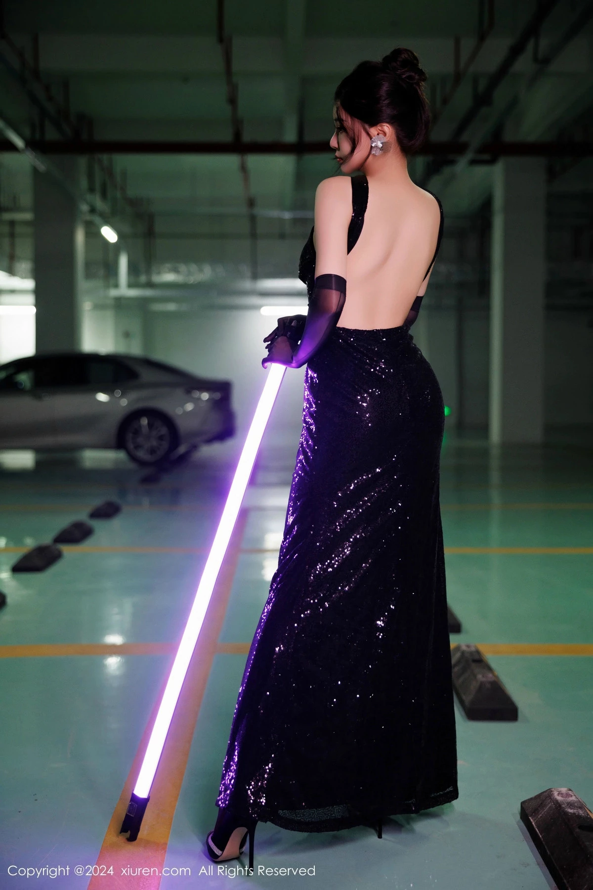 秀人集.com_[XiuRen秀人网]No.9512_模特凯竹Quinn性感黑色连衣裙配黑丝袜秀丰腴身材撩人诱惑写真82P