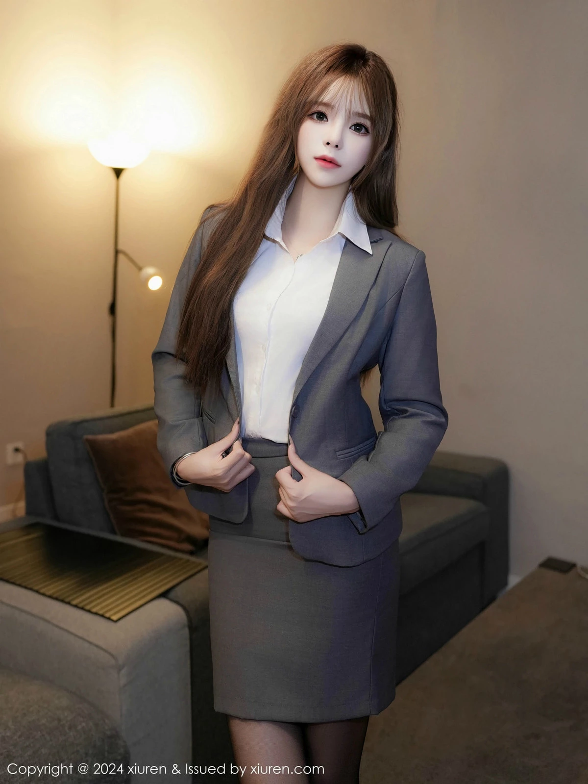 秀人集.com_[XiuRen秀人网]No.9507_模特菲菲吃不胖性感白T配超薄无内黑丝秀丰腴身材惹火诱惑写真72P