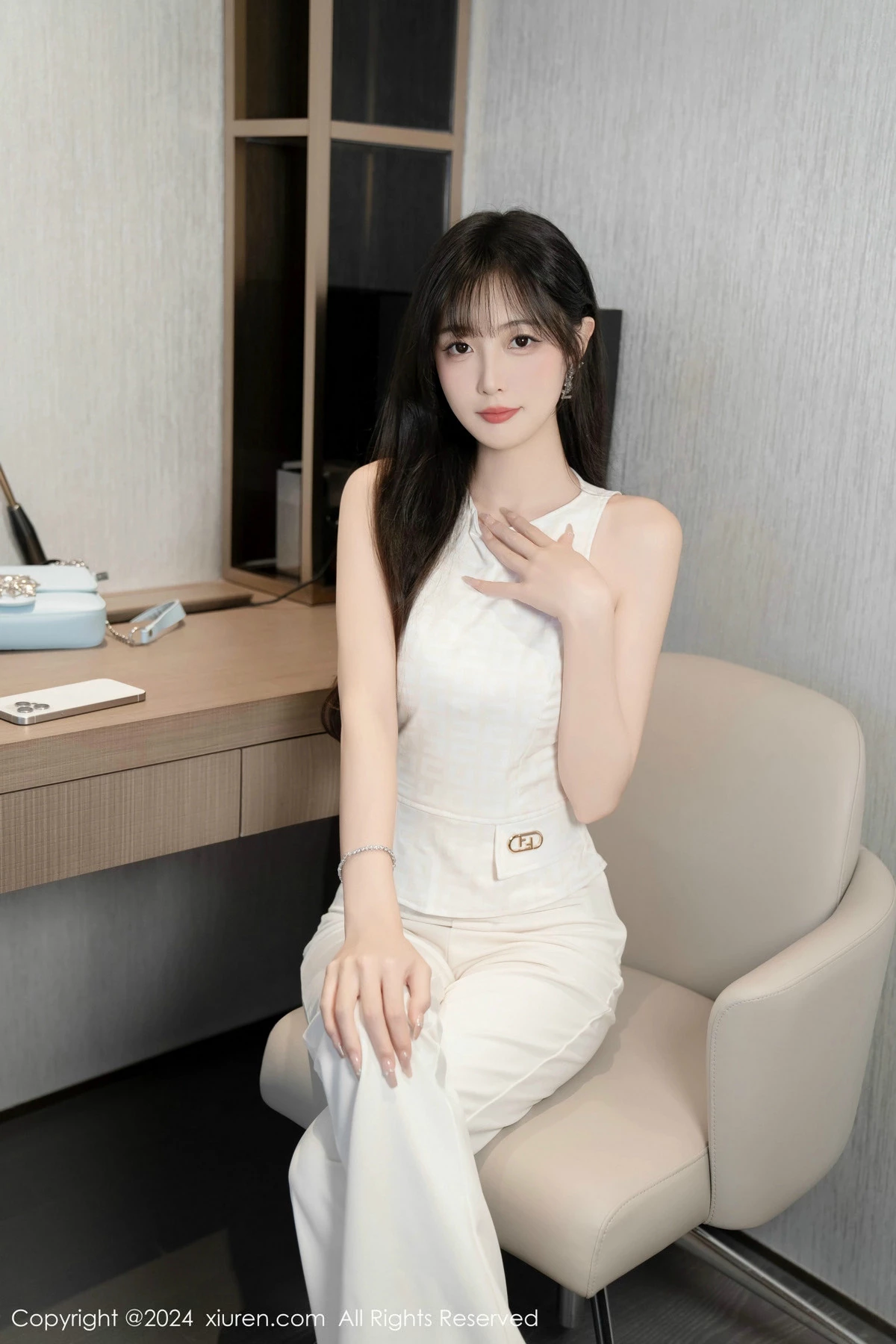 秀人集.com_[XiuRen秀人网]No.9528_模特林星阑性感白上衣配简约长裤露白色内衣秀曼妙身姿诱惑写真84P