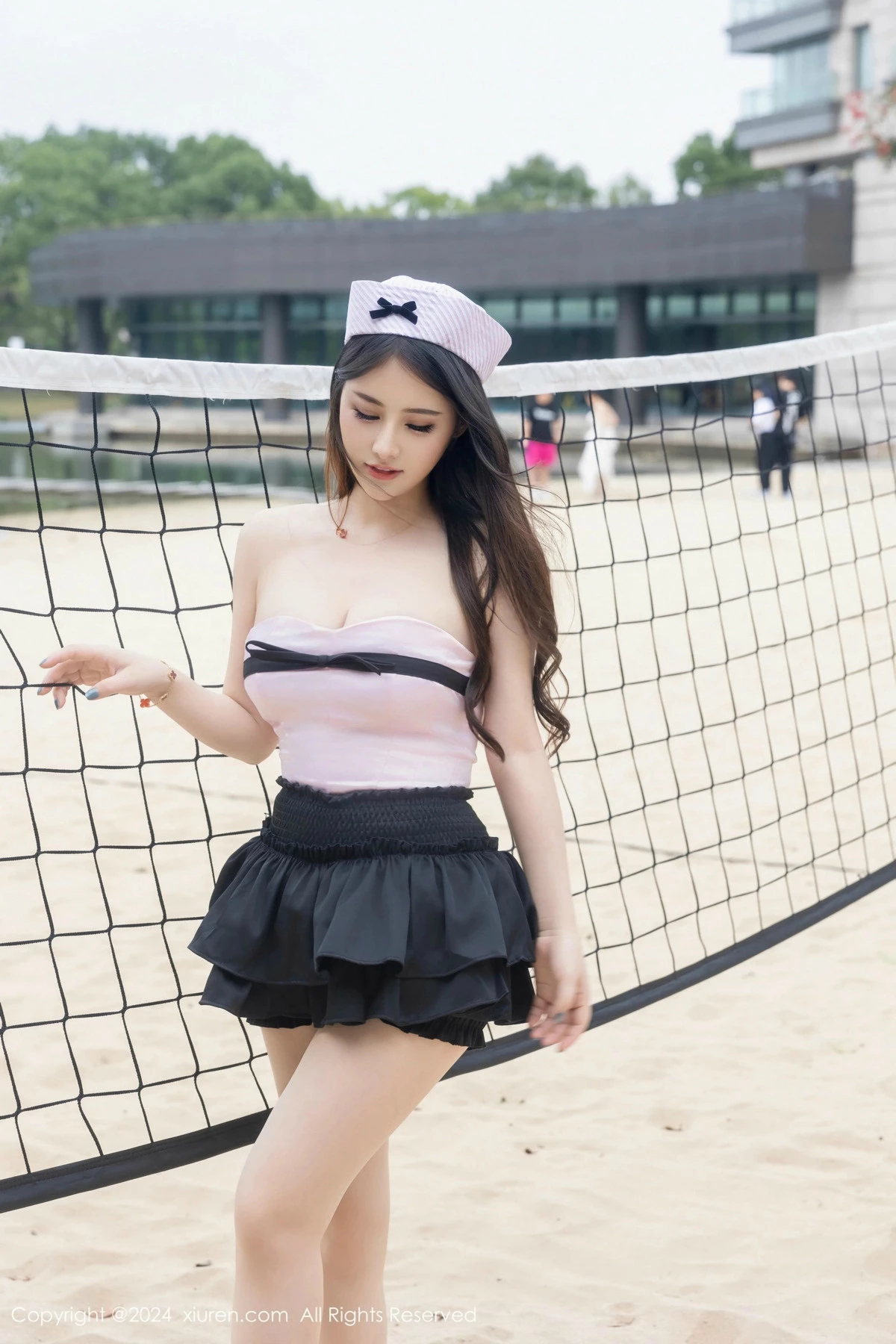 秀人集.com_[XiuRen秀人网]No.9527_模特诗诗kiki公园场景性感粉色护士服配肉丝袜秀丰腴身材诱惑写真78P
