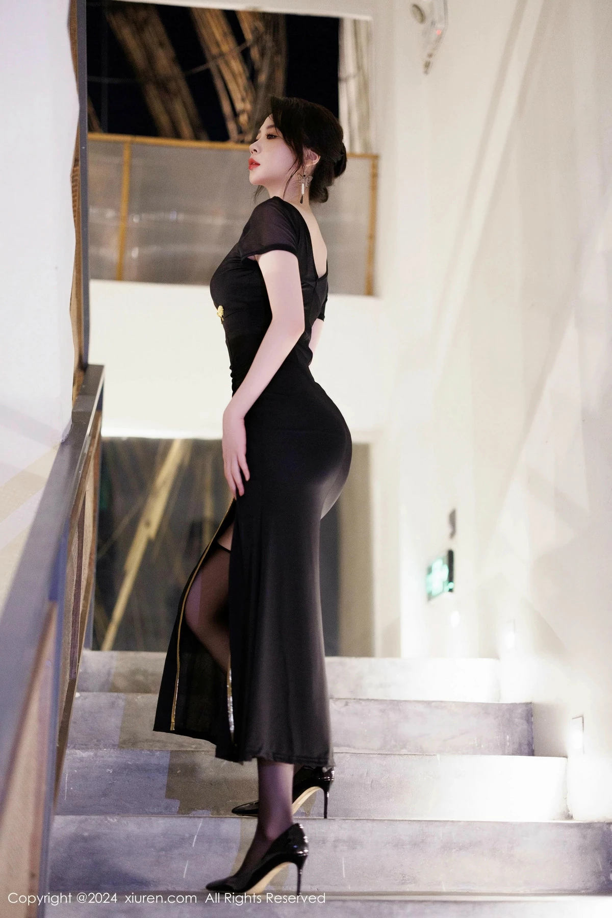 秀人集.com_[XiuRen秀人网]No.9526_模特梦心玥性感黑色连衣裙+白色情趣服饰秀高挑曼妙身姿诱惑写真86P