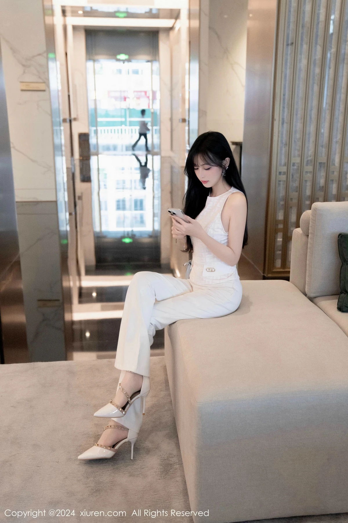 秀人集.com_[XiuRen秀人网]No.9528_模特林星阑性感白上衣配简约长裤露白色内衣秀曼妙身姿诱惑写真84P