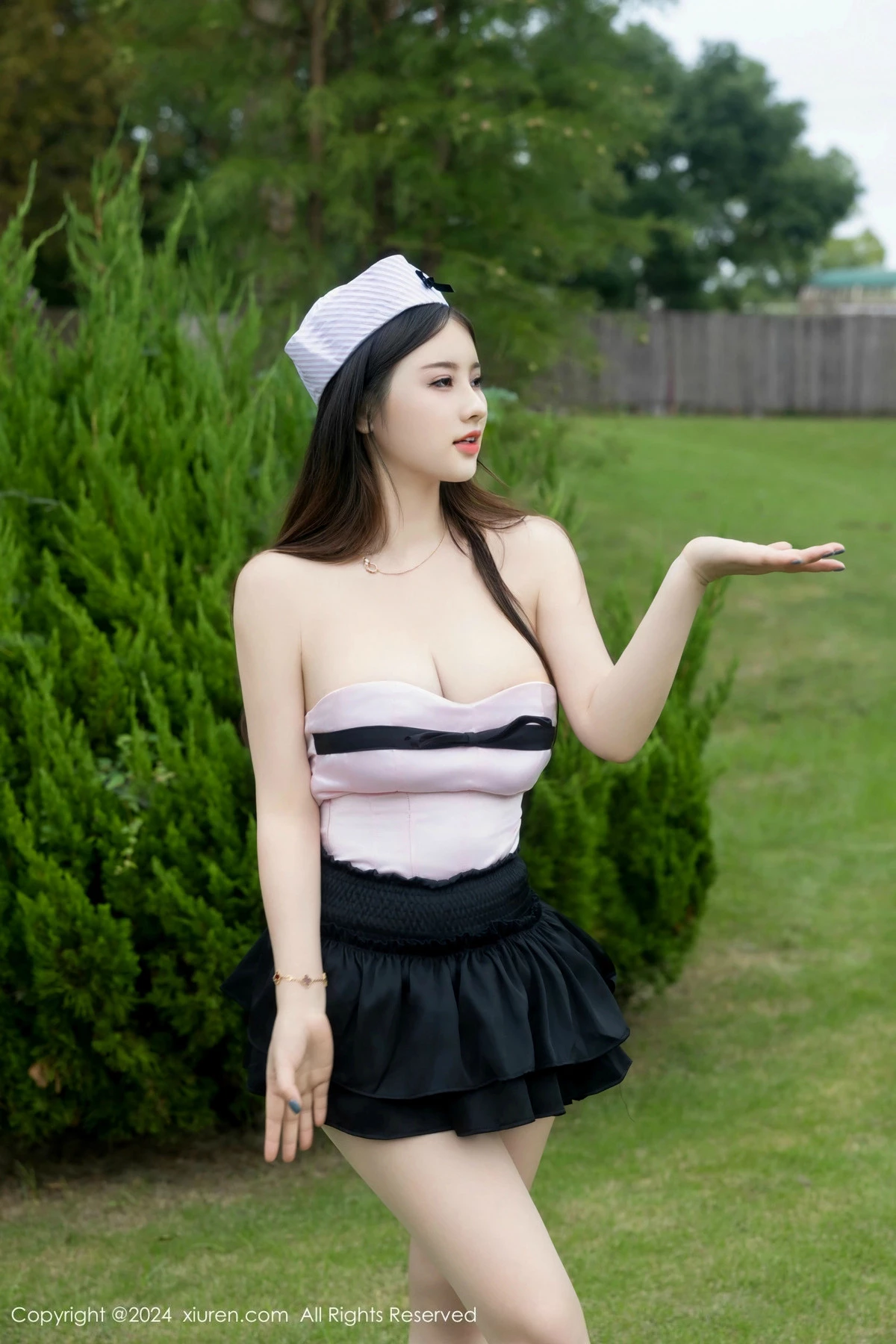 秀人集.com_[XiuRen秀人网]No.9527_模特诗诗kiki公园场景性感粉色护士服配肉丝袜秀丰腴身材诱惑写真78P