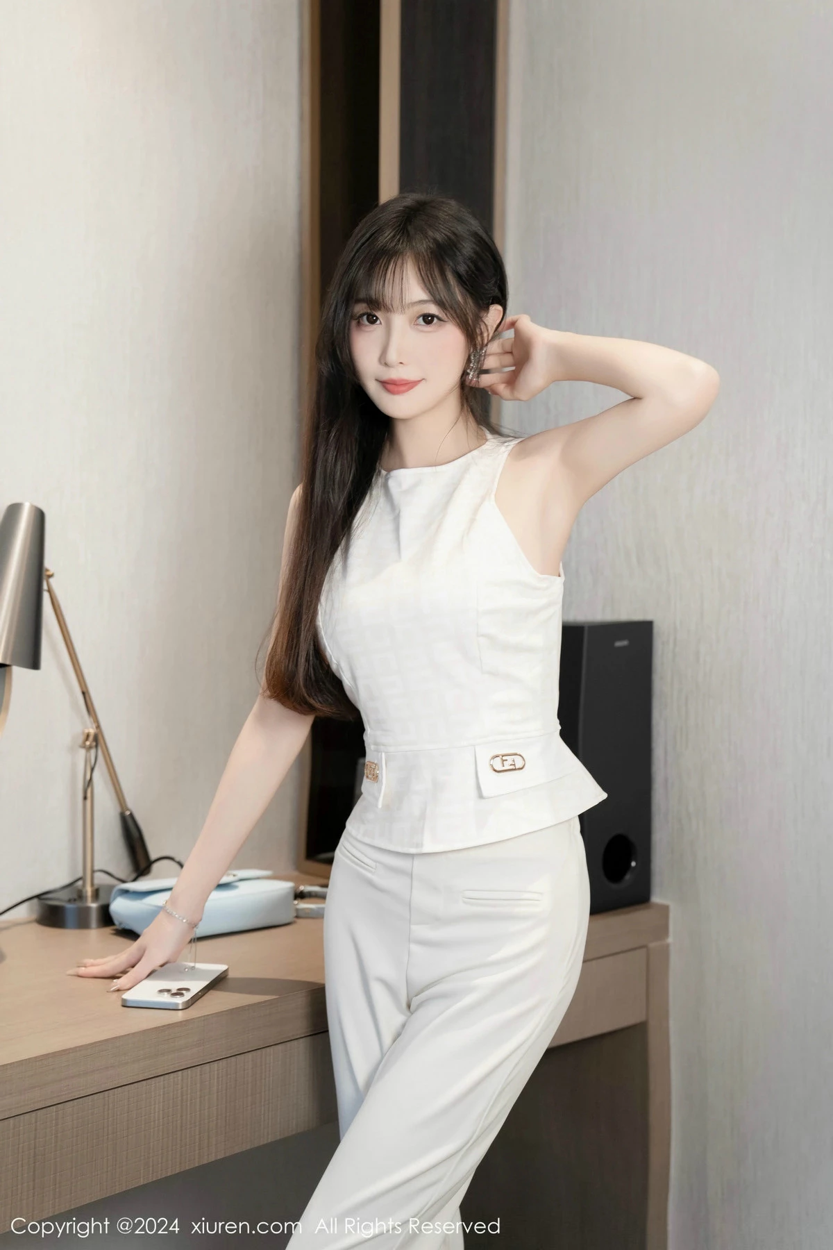秀人集.com_[XiuRen秀人网]No.9528_模特林星阑性感白上衣配简约长裤露白色内衣秀曼妙身姿诱惑写真84P