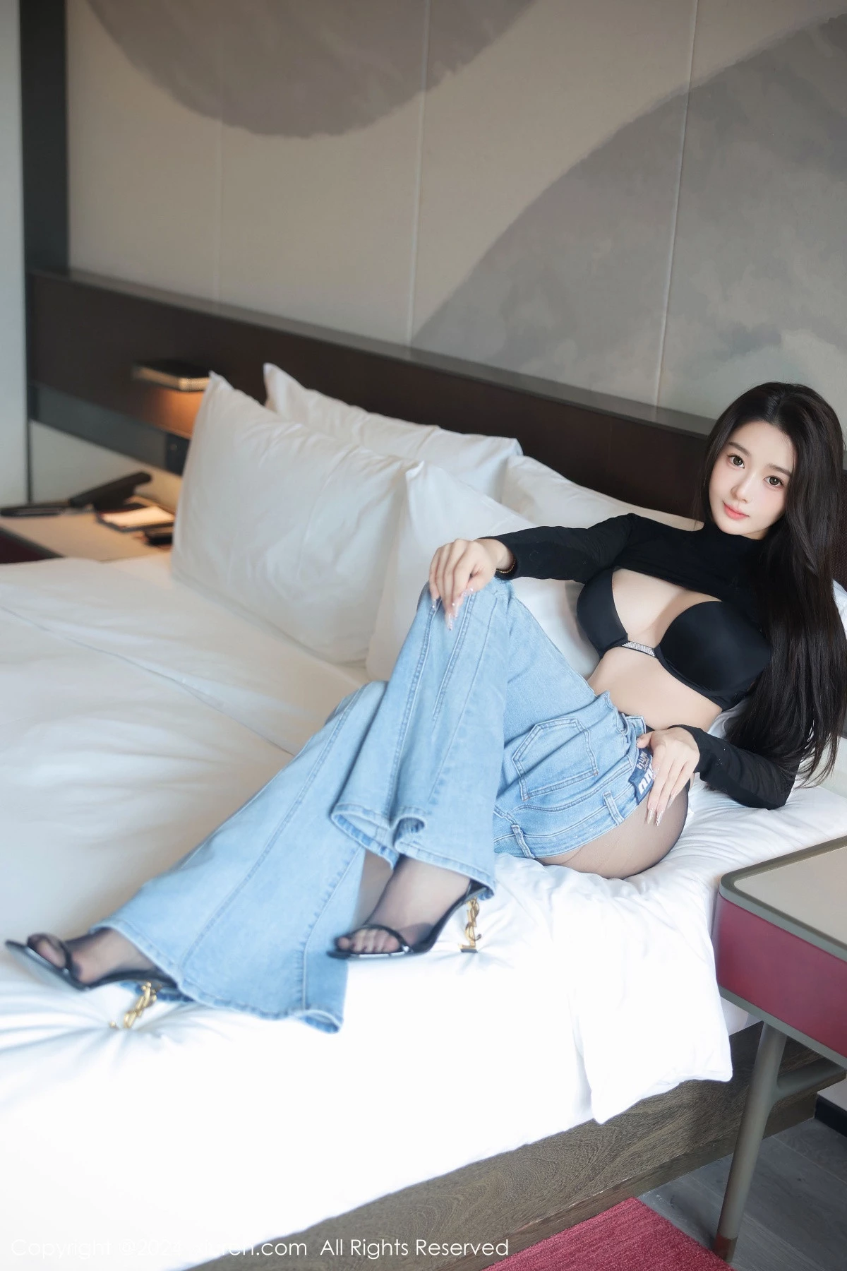 秀人集.com_[XiuRen秀人网]No.9555_模特Candy糖糖性感黑色上衣露黑色内衣配超薄黑丝极致魅惑写真76P