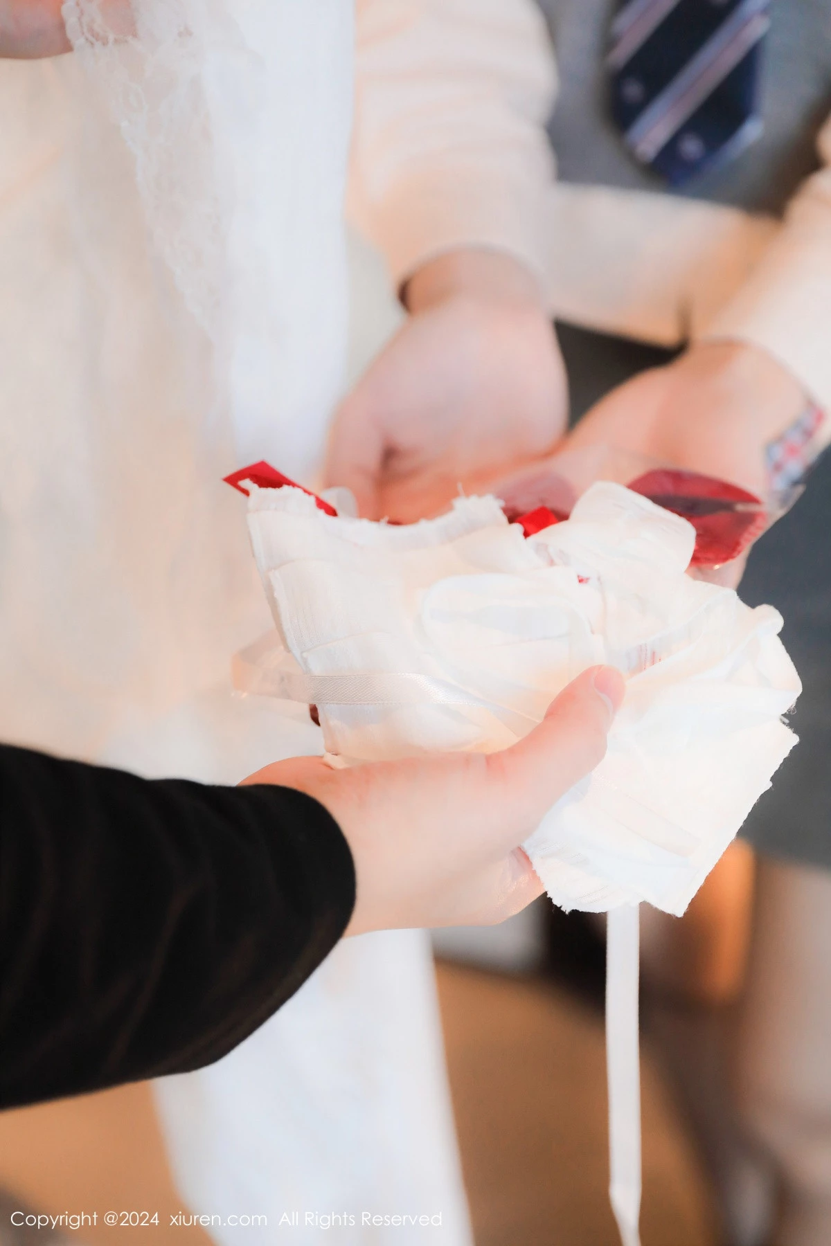 秀人集.com_[XiuRen秀人网]No.9562_模特桃妖夭性感JK制服露白色内衣配超薄黑丝秀完美身材诱惑写真78P