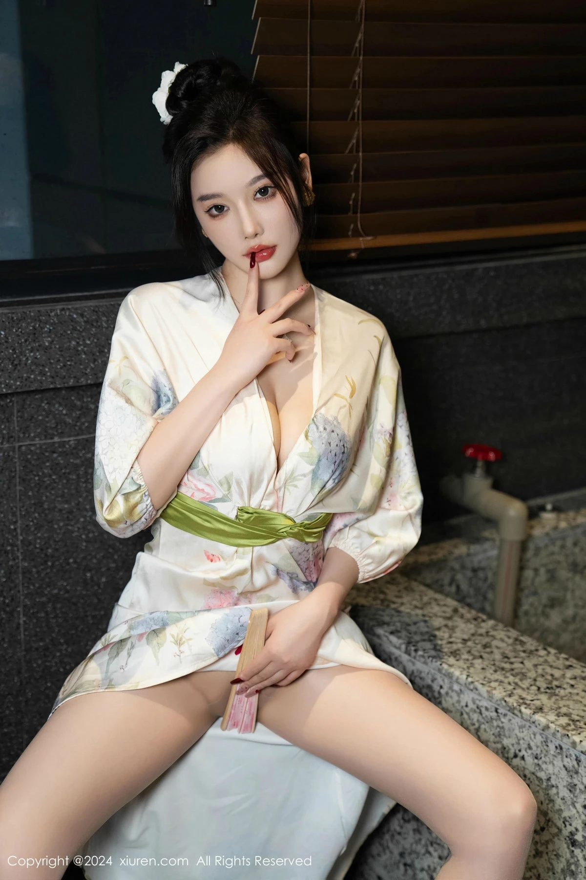 秀人集.com_[XiuRen秀人网]No.9470_女神杨晨晨Yome白色连衣裙+红色蕾丝情趣内衣秀丰腴身材诱惑写真99P