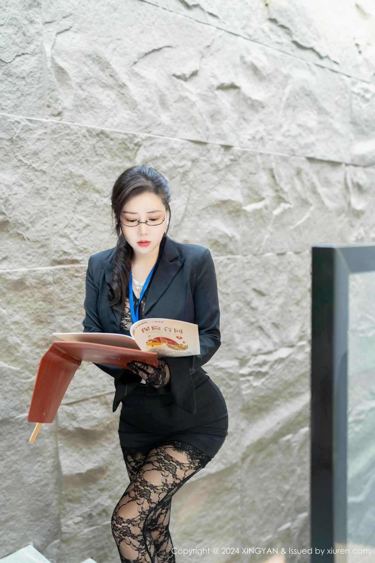 秀人集.com_[XINGYAN星颜社]VOL.287_模特王婉悠Queen性感OL服饰露黑色蕾丝连体衣极致魅惑写真80P