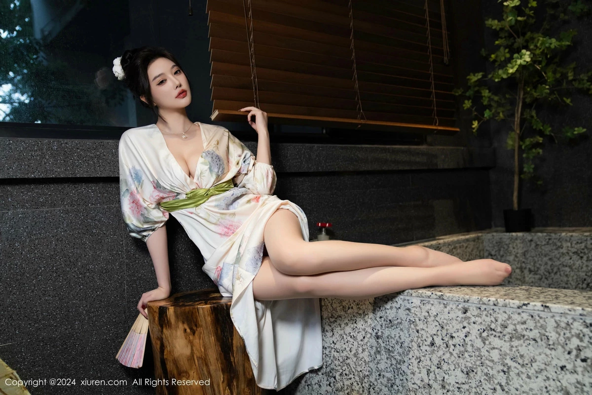 秀人集.com_[XiuRen秀人网]No.9470_女神杨晨晨Yome白色连衣裙+红色蕾丝情趣内衣秀丰腴身材诱惑写真99P