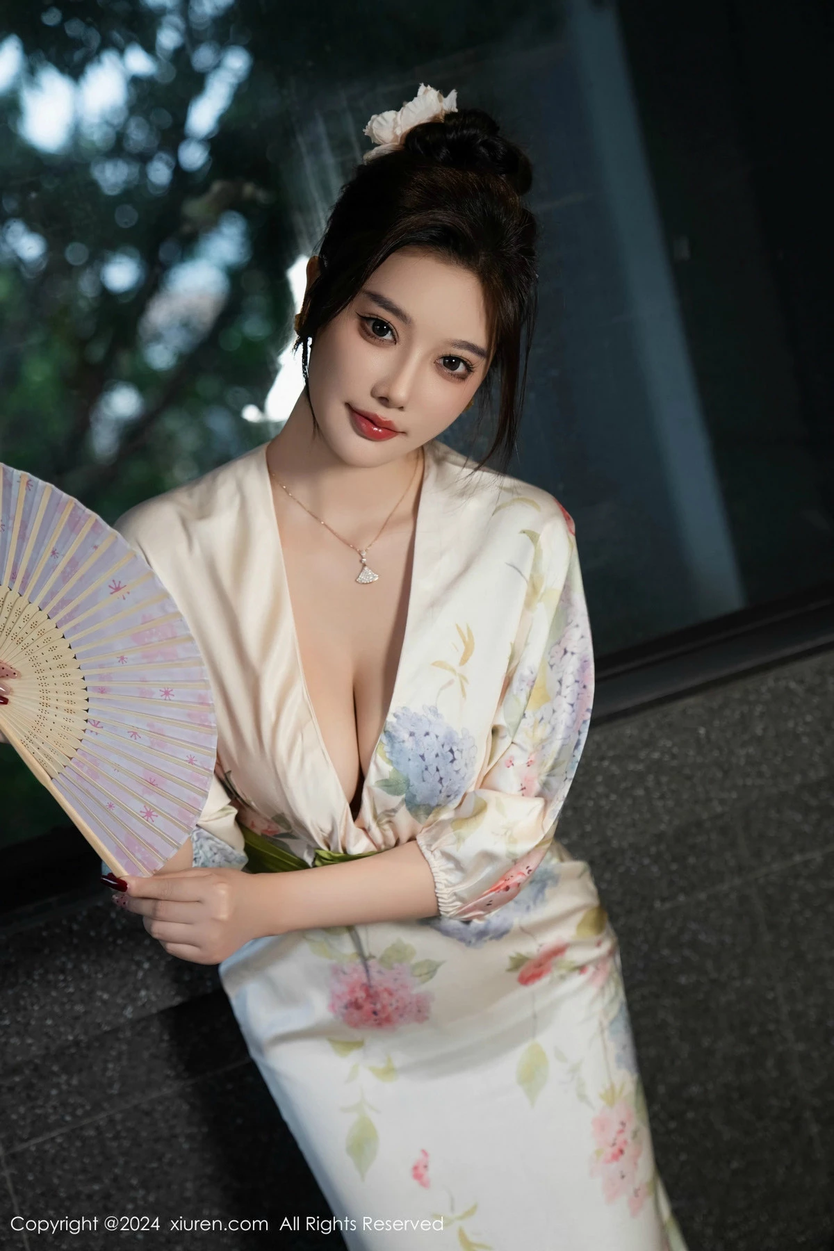 秀人集.com_[XiuRen秀人网]No.9470_女神杨晨晨Yome白色连衣裙+红色蕾丝情趣内衣秀丰腴身材诱惑写真99P