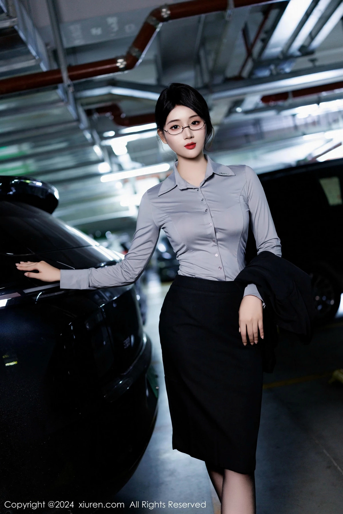 秀人集.com_[XiuRen秀人网]No.9567_新人模特南乔灰色OL服饰露性感内衣配黑丝吊袜秀美腿诱惑写真90P