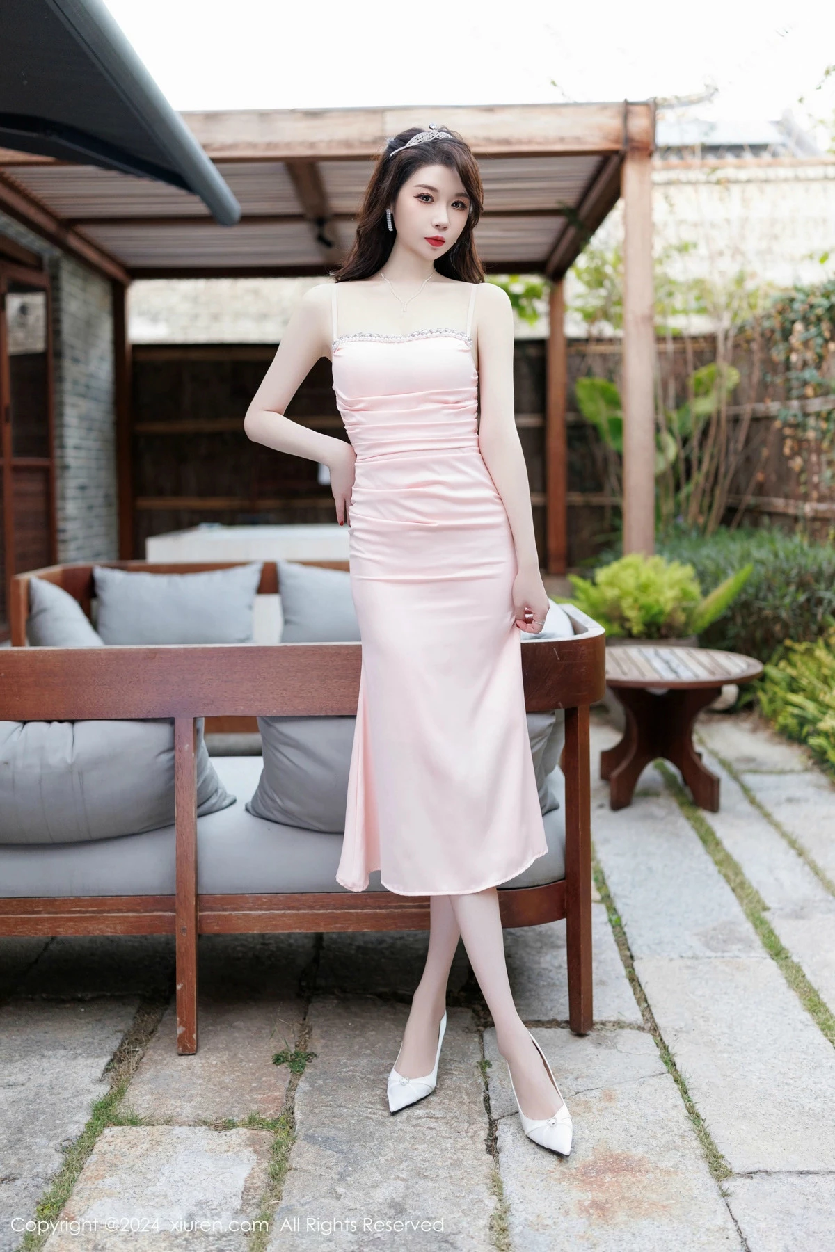 秀人集.com_[XiuRen秀人网]No.9584_模特梦心玥粉色连衣长裙露红色内衣配白丝袜秀高挑身材诱惑写真91P