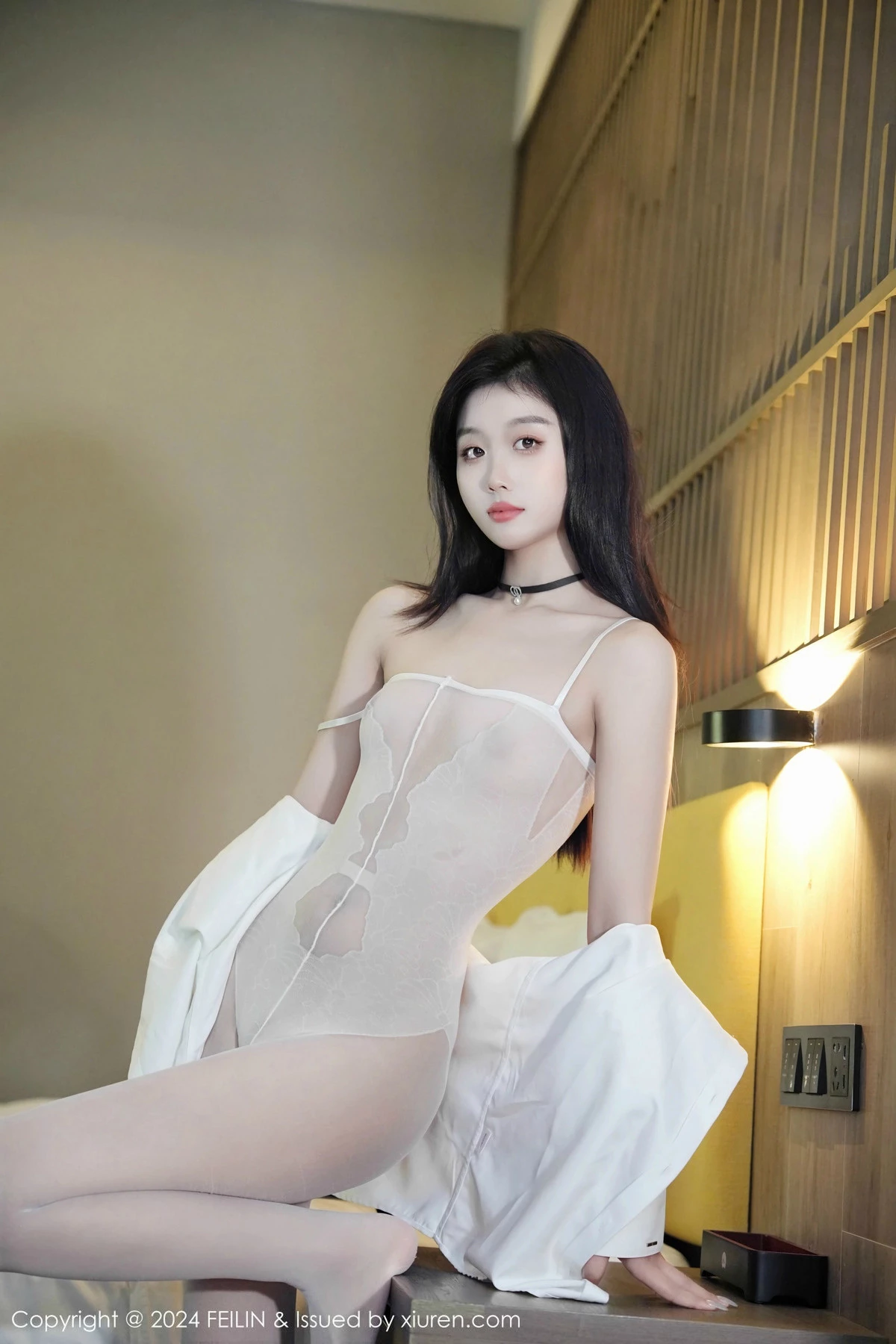 秀人集.com_[FeiLin嗲囡囡]VOL.493_模特江念鱼私房性感白色轻透连体衣服饰秀曼妙身姿撩人诱惑写真70P