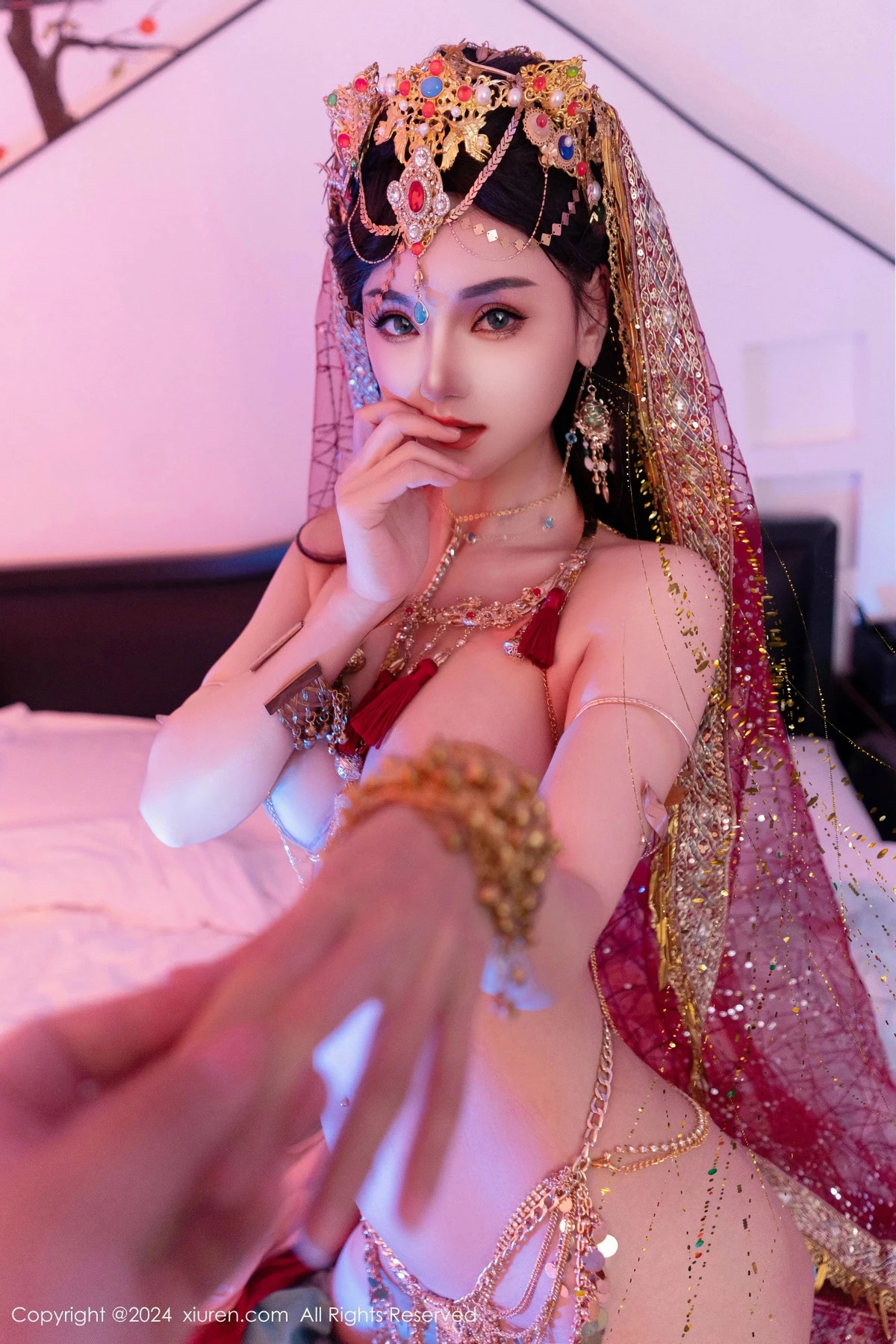 秀人集.com_[XiuRen秀人网]No.9585_新人模特不吃冰淇淋异域风情女郎性感情趣服饰秀火辣身材诱惑写真85P