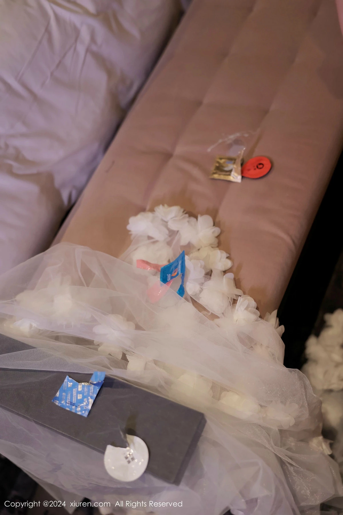 秀人集.com_[XiuRen秀人网]No.9601_模特桃妖夭性感白色婚纱露白色内衣配超薄肉丝秀曼妙身姿诱惑写真77P