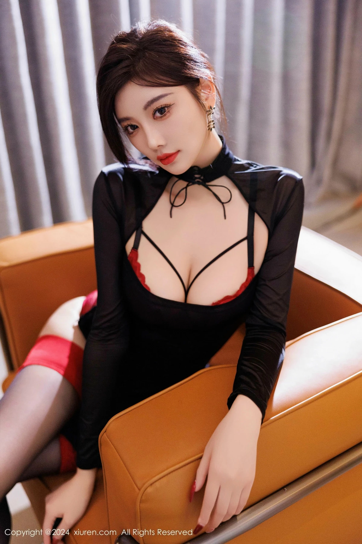 秀人集.com_[XiuRen秀人网]No.9599_女神杨晨晨Yome性感黑色服饰露红色内衣配黑丝袜秀美腿诱惑写真80P