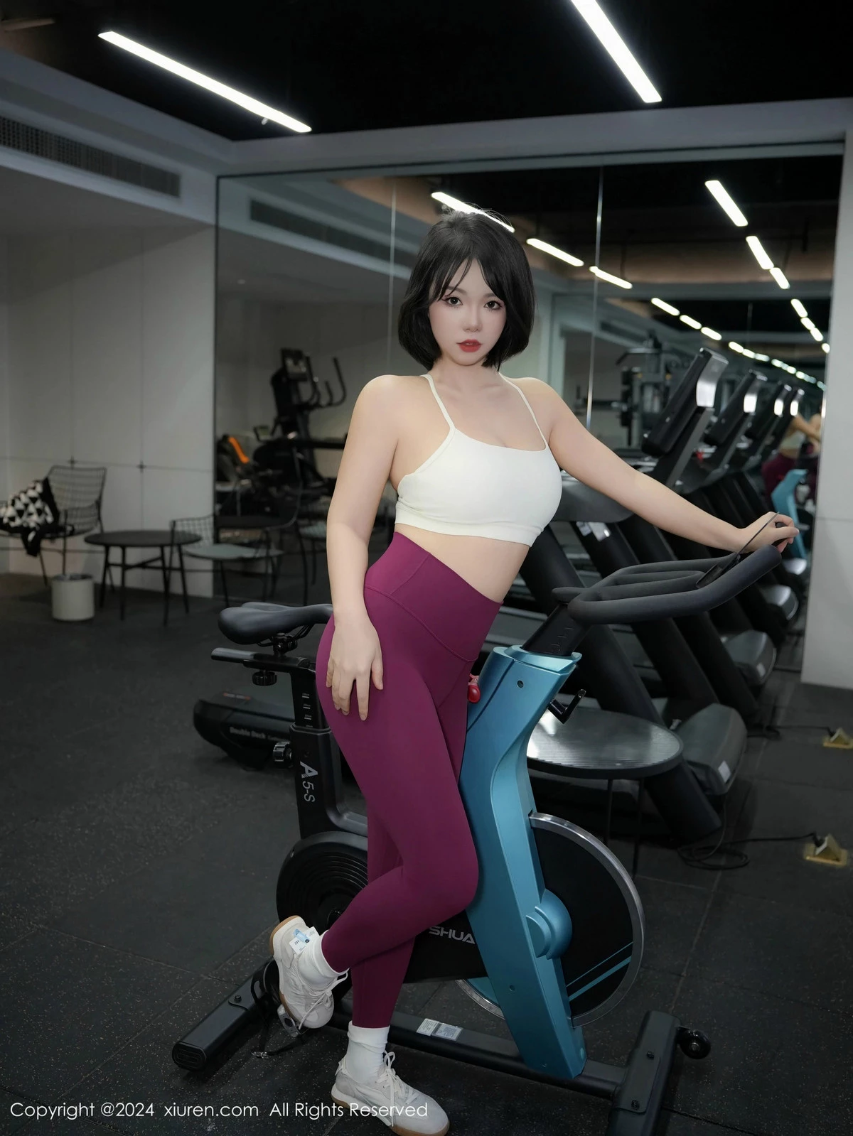 秀人集.com_[XiuRen秀人网]No.9603_新人模特桃色奶酪健身房场景性感紫色瑜伽服秀丰腴身材诱惑写真57P