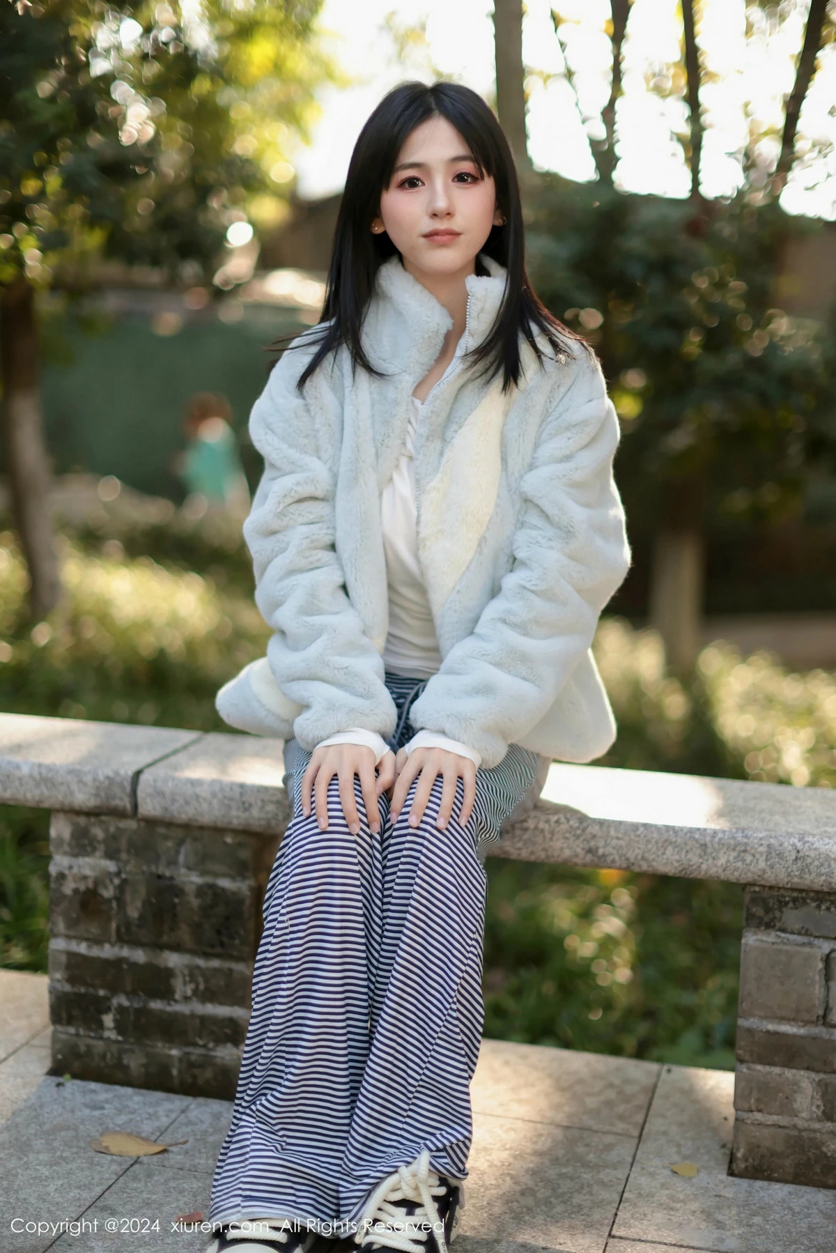 秀人集.com_[XiuRen秀人网]No.9605_模特奶芙乔乔性感白T配长裤露超薄黑丝秀凹凸身材撩人诱惑写真85P