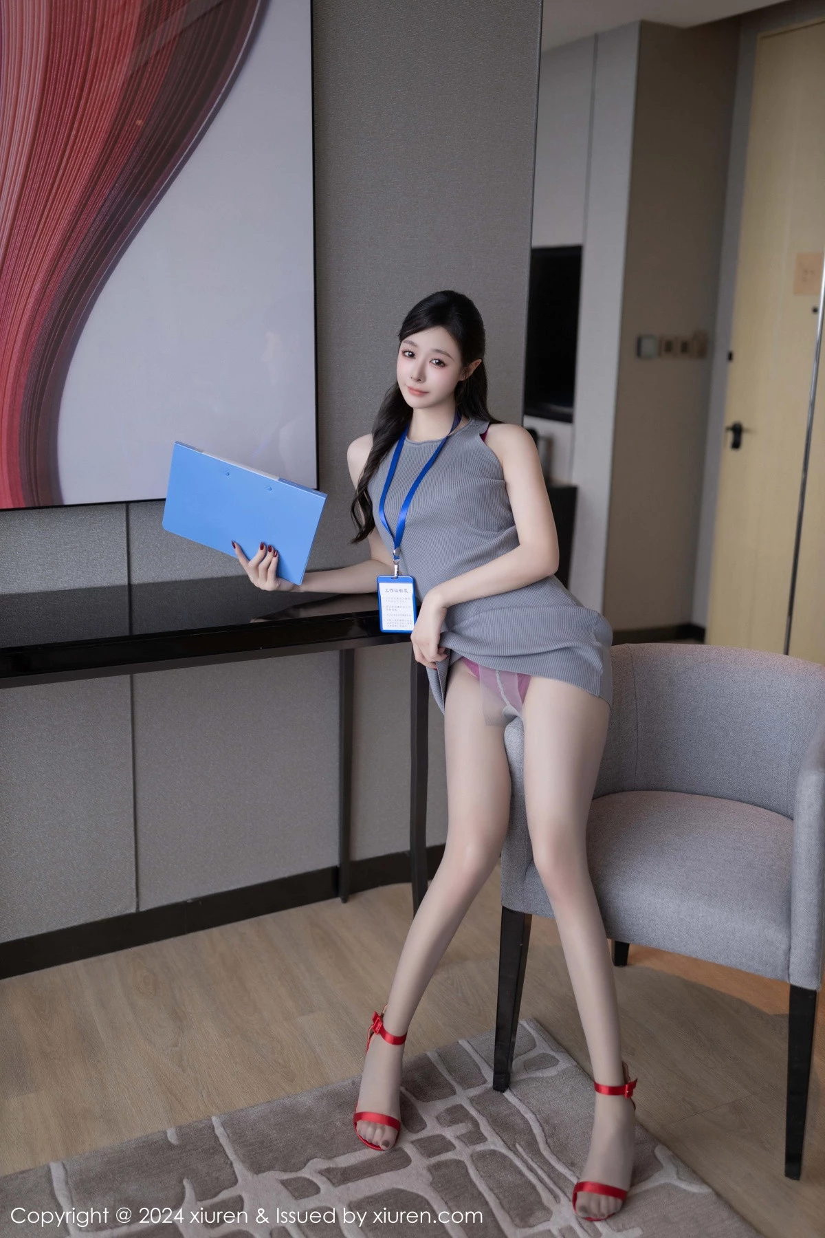 秀人集.com_[XiuRen秀人网]No.9493_模特小逗逗性感灰色OL职员装配超薄黑丝秀曼妙身姿迷人诱惑写真80P