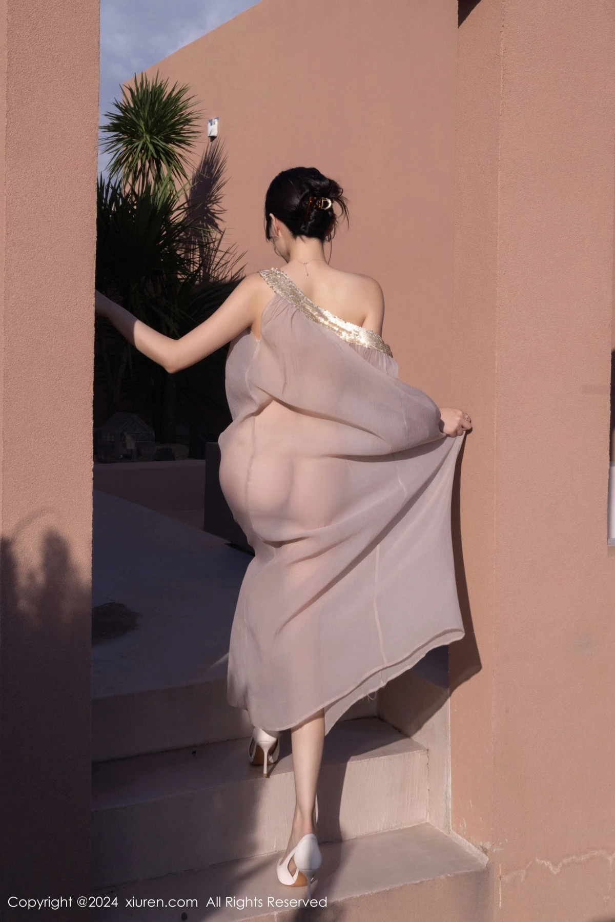 秀人集.com_[XiuRen秀人网]No.9492_模特鱼子酱Fish芦苇场景性感紫色轻透连衣裙秀惹火身材诱惑写真80P