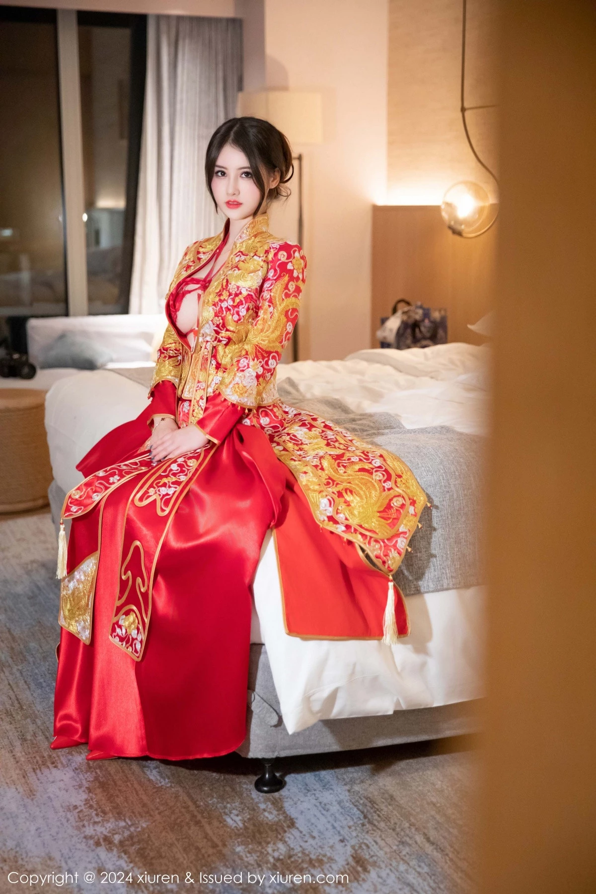 秀人集.com_[XiuRen秀人网]No.9494_模特诗诗kiki性感红色新娘服饰露红色内衣秀惹火身材诱惑写真83P