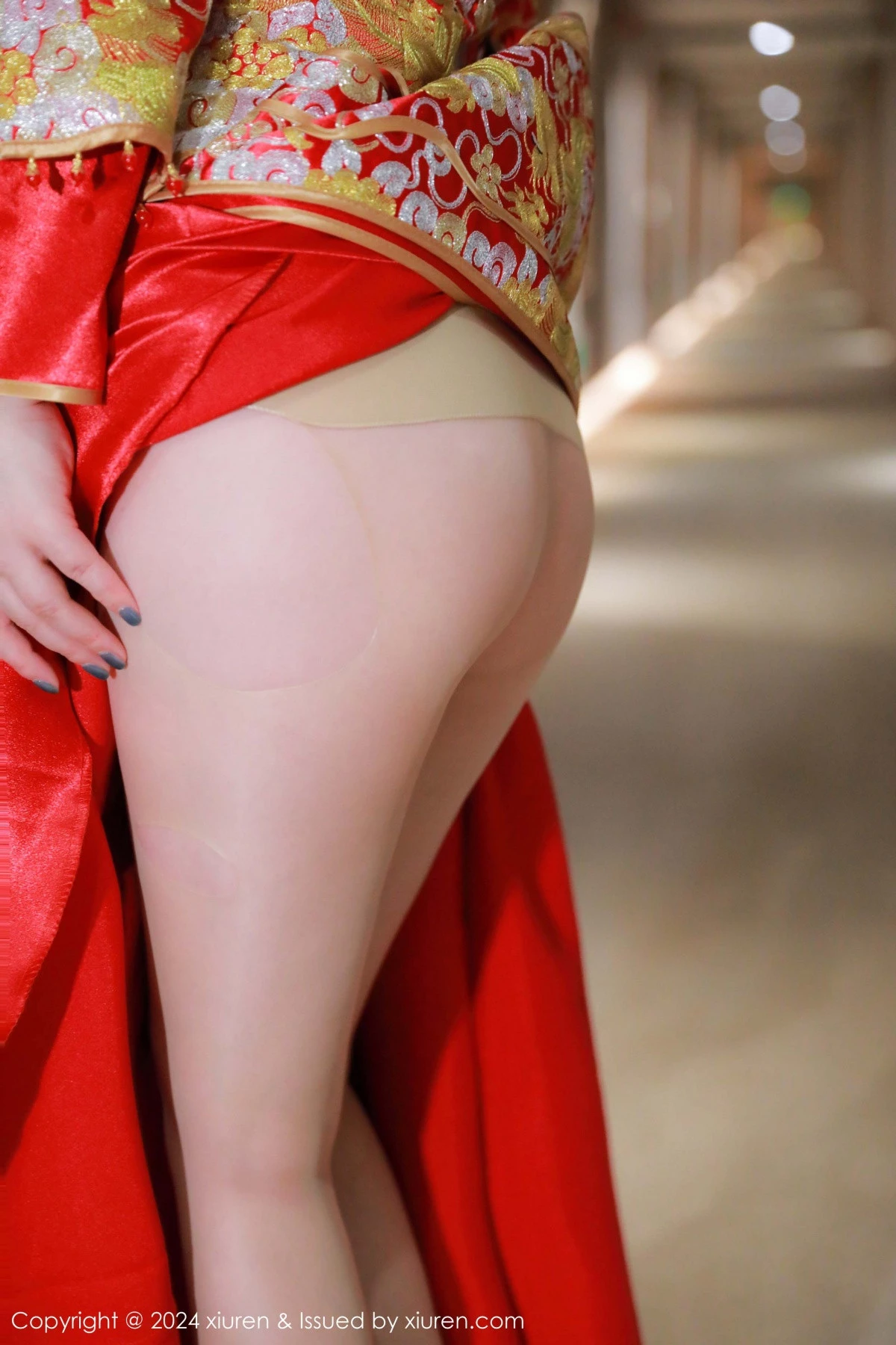 秀人集.com_[XiuRen秀人网]No.9494_模特诗诗kiki性感红色新娘服饰露红色内衣秀惹火身材诱惑写真83P