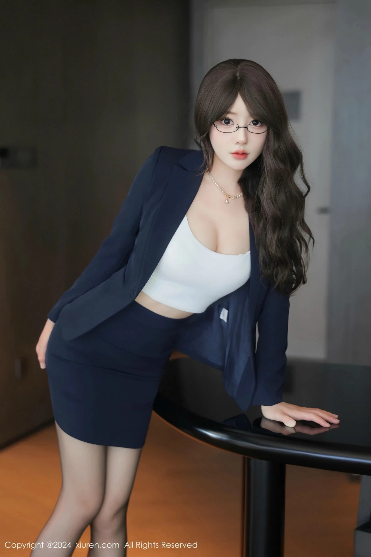 秀人集.com_[XiuRen秀人网]No.9486_模特桃妖夭性感OL服饰露白色内衣配超薄黑丝秀曼妙身姿诱惑写真72P