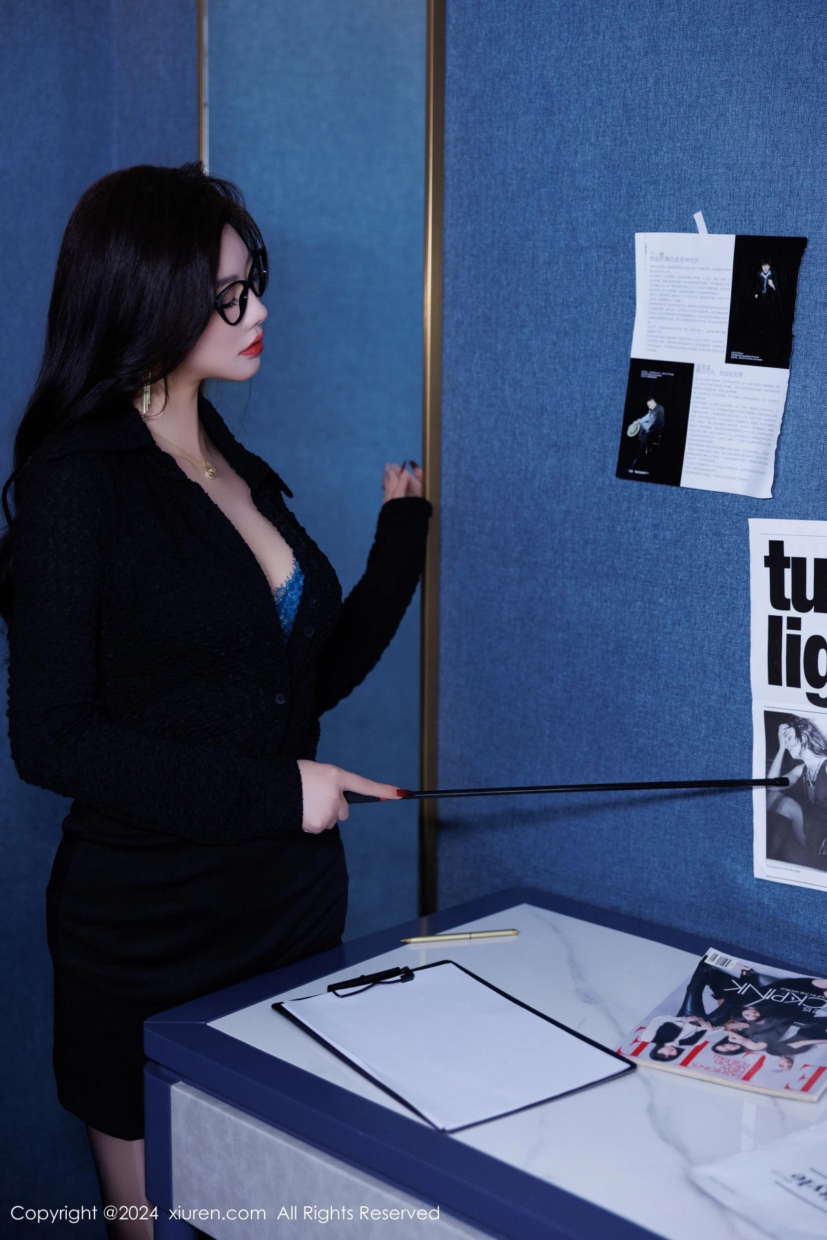 秀人集.com_[XiuRen秀人网]No.9490_女神杨晨晨Yome黑色OL服饰露蓝色内衣配超薄黑丝秀翘臀诱惑写真85P