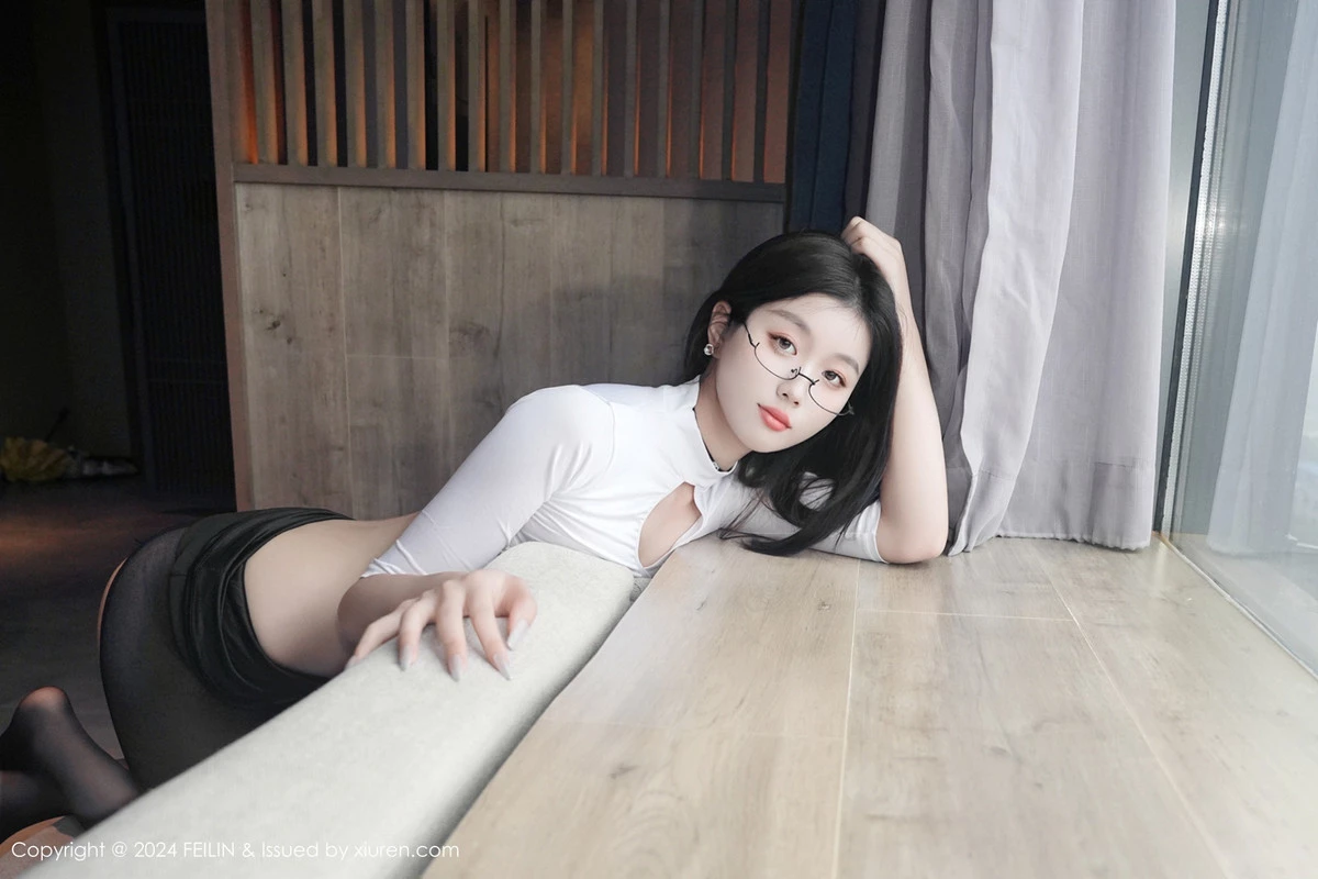 秀人集.com_[FeiLin嗲囡囡]VOL.489_模特江念鱼私房性感白色T恤配开档黑丝秀曼妙身姿撩人诱惑写真60P