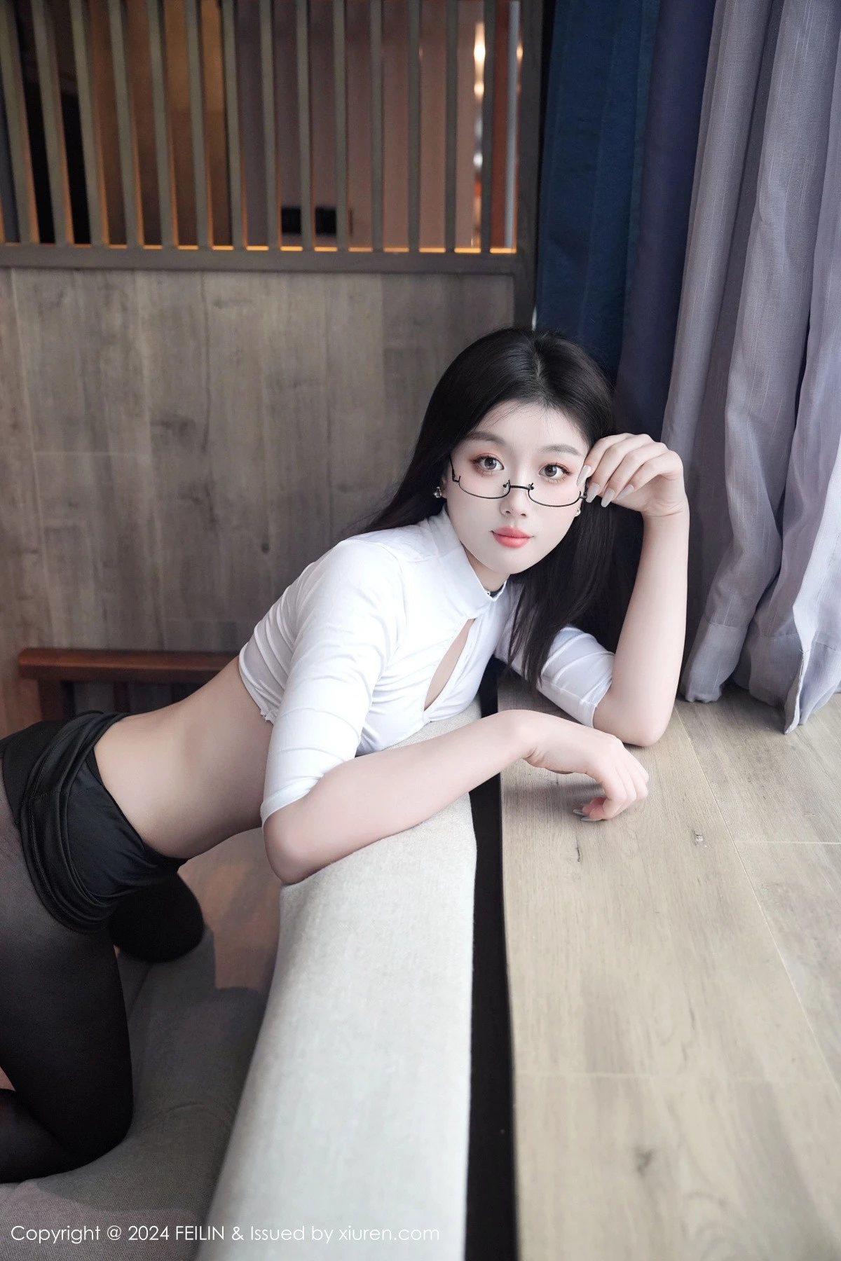 秀人集.com_[FeiLin嗲囡囡]VOL.489_模特江念鱼私房性感白色T恤配开档黑丝秀曼妙身姿撩人诱惑写真60P