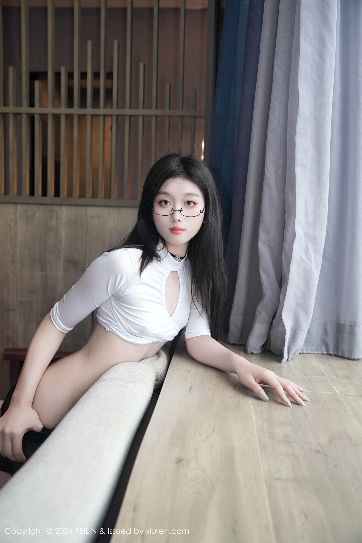 秀人集.com_[FeiLin嗲囡囡]VOL.489_模特江念鱼私房性感白色T恤配开档黑丝秀曼妙身姿撩人诱惑写真60P