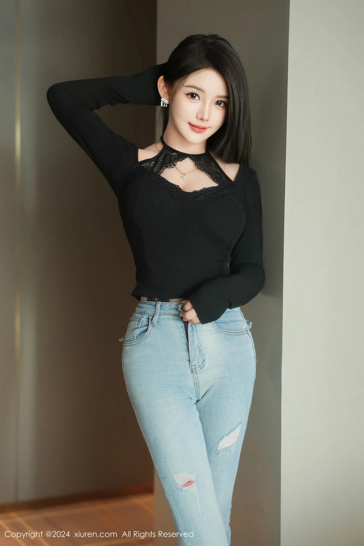 秀人集.com_[XiuRen秀人网]No.9666_模特爱酱里私房性感黑色情趣服饰配黑丝吊袜秀曼妙身姿诱惑写真77P