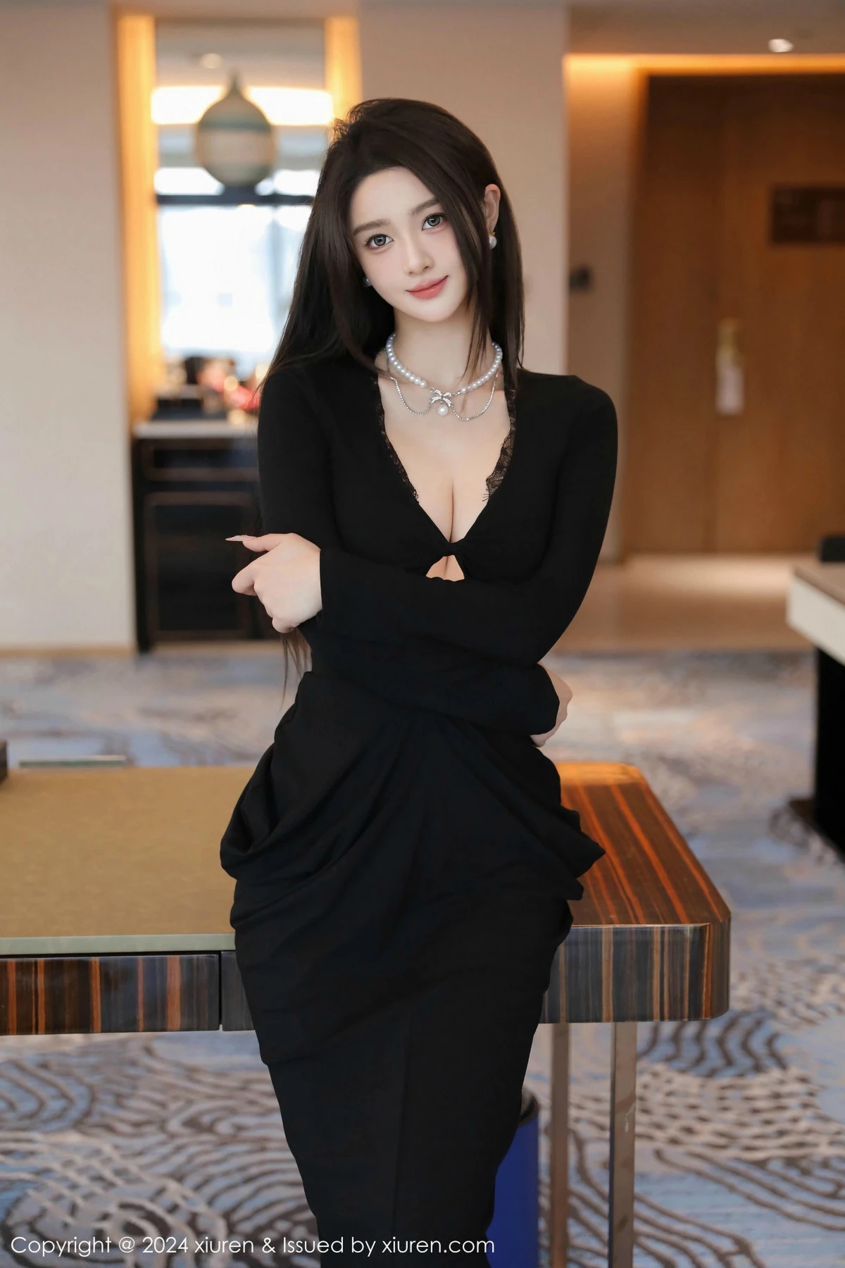 秀人集.com_[XiuRen秀人网]No.9670_模特Candy糖糖性感黑色服饰露豹纹内衣配超薄黑丝秀美腿诱惑写真78P