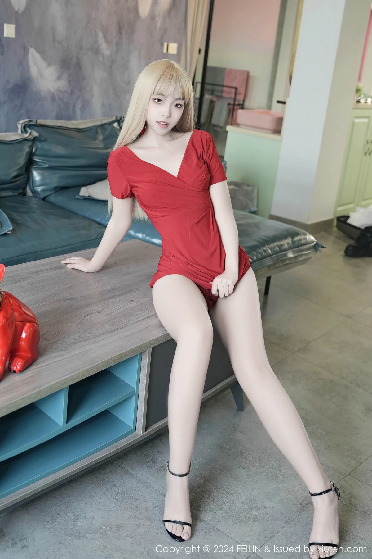 秀人集.com_[FeiLin嗲囡囡]VOL.496_模特芝樱性感红色连衣服饰配红色内裤秀曼妙身姿迷人诱惑写真78P