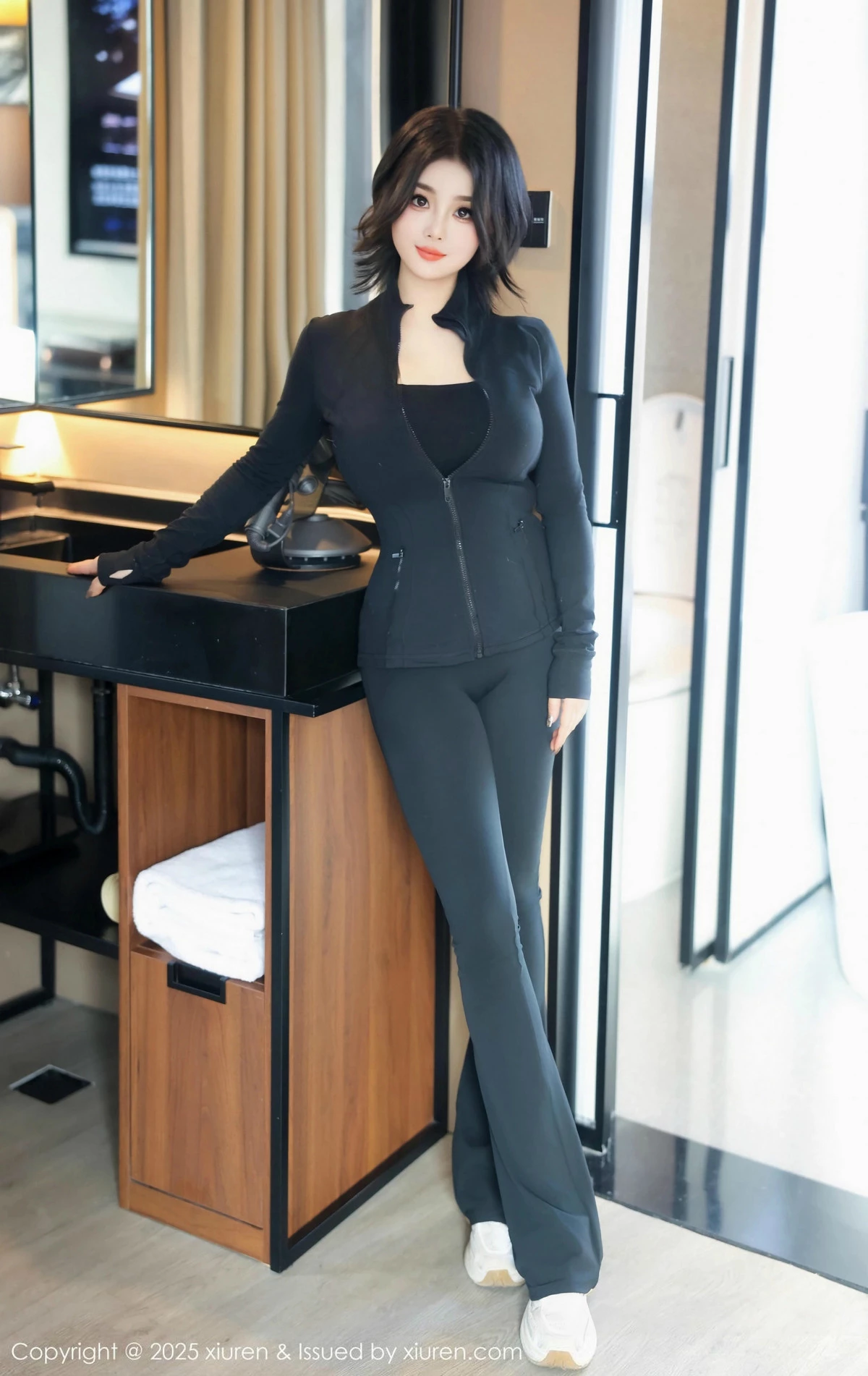 秀人集.com_[XiuRen秀人网]No.9694_新人模特Monica性感简约黑色服饰露黑色内衣秀曼妙身姿诱惑写真79P