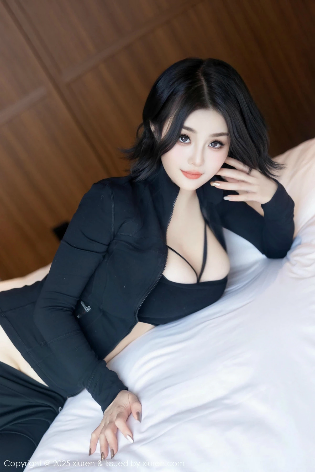 秀人集.com_[XiuRen秀人网]No.9694_新人模特Monica性感简约黑色服饰露黑色内衣秀曼妙身姿诱惑写真79P