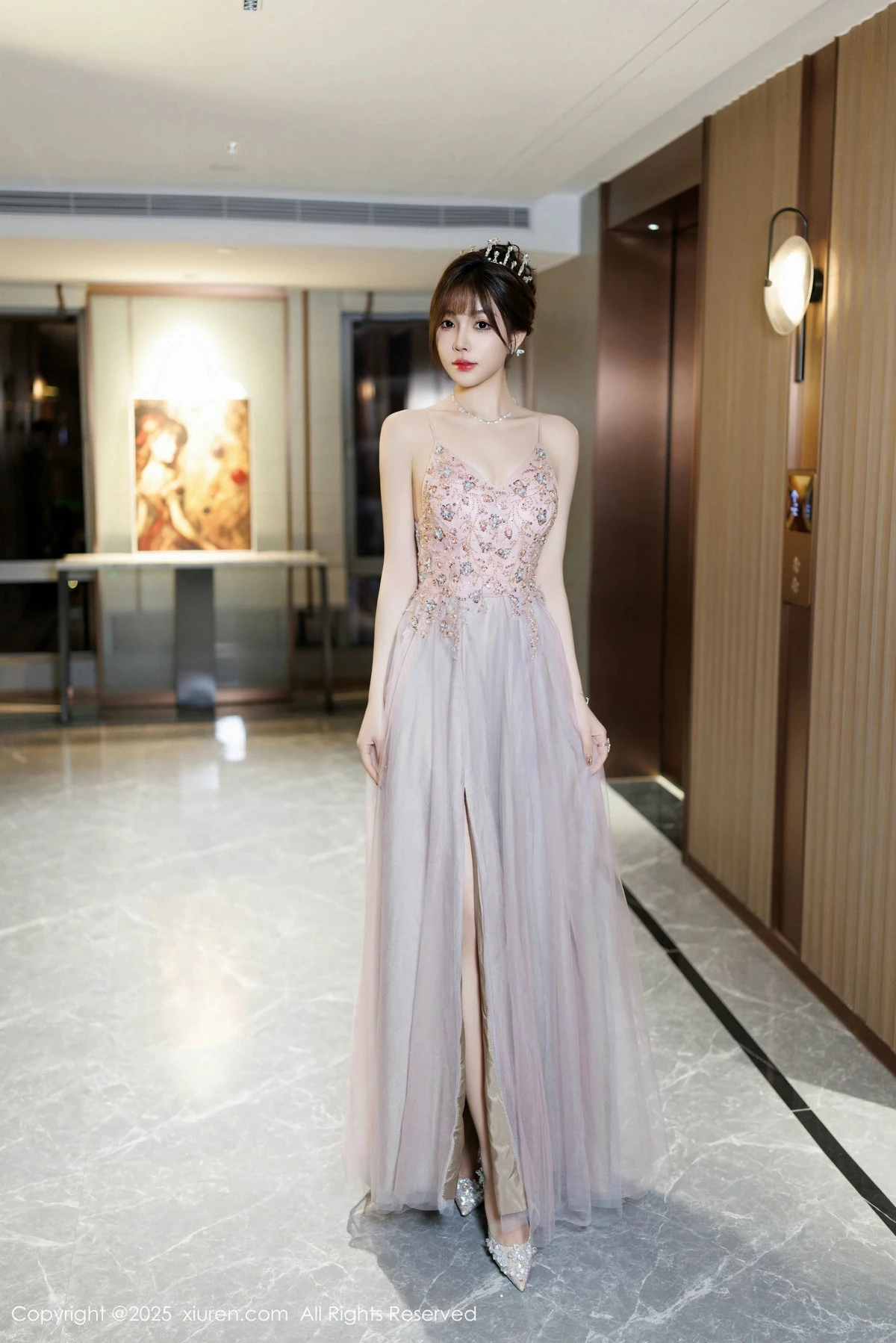 秀人集.com_[XiuRen秀人网]No.9699_女神徐莉芝Booty性感碎花连衣裙配超薄肉丝秀完美身材诱惑写真100P