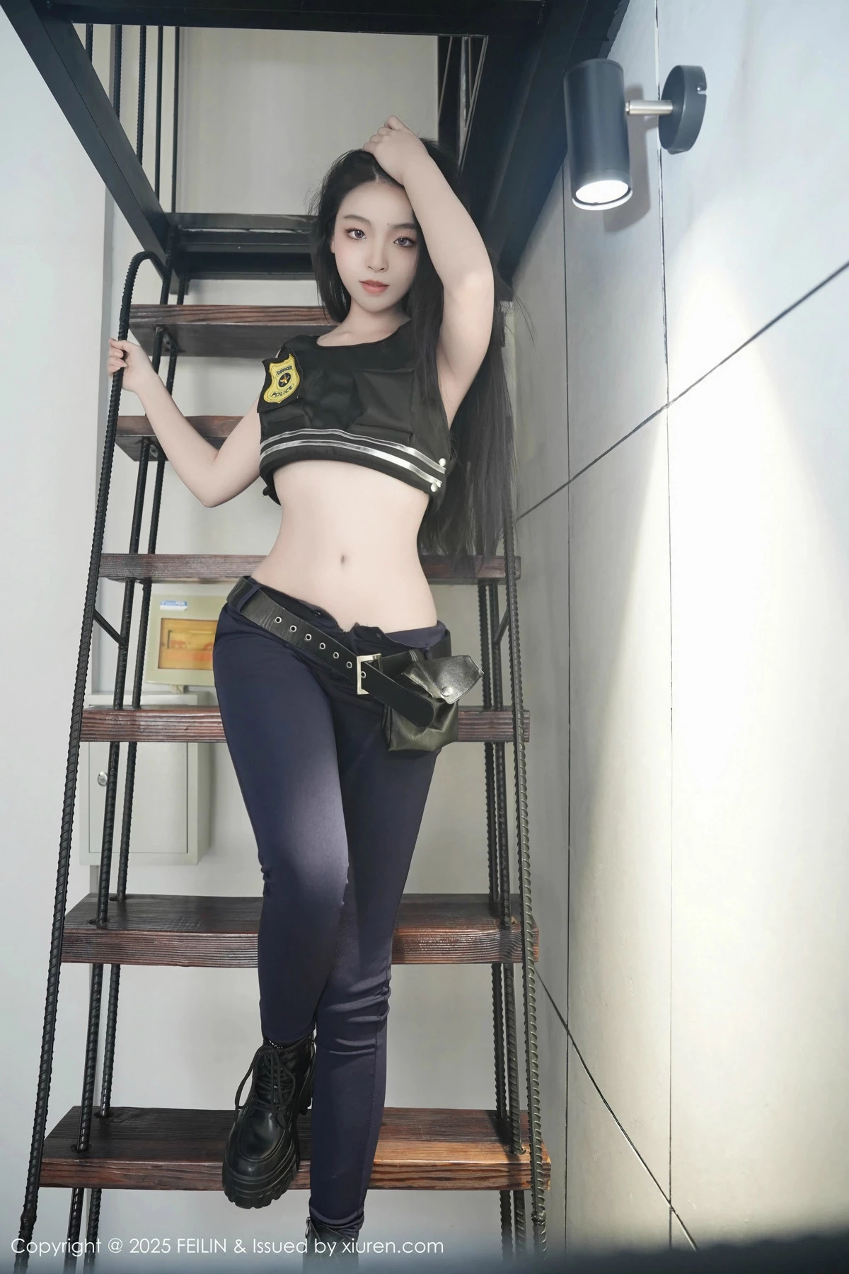 秀人集.com_[FeiLin嗲囡囡]VOL.497_模特芝樱私房性感蓝色制服半脱秀曼妙身姿浑圆翘臀诱惑写真74P