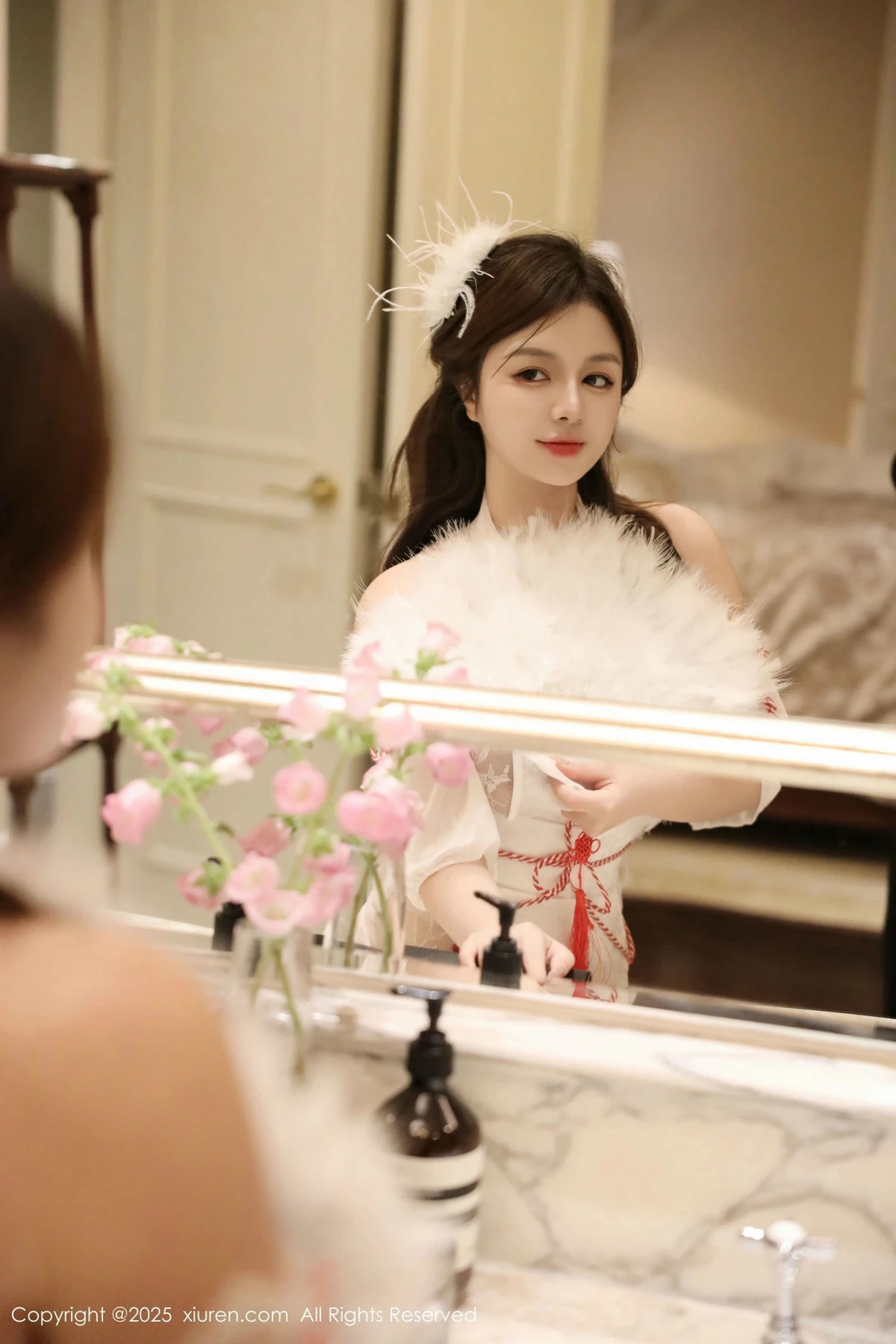 秀人集.com_[XiuRen秀人网]No.9698_模特沈思怡性感白色旗袍露白色情趣内衣秀丰腴身材完美诱惑写真61P