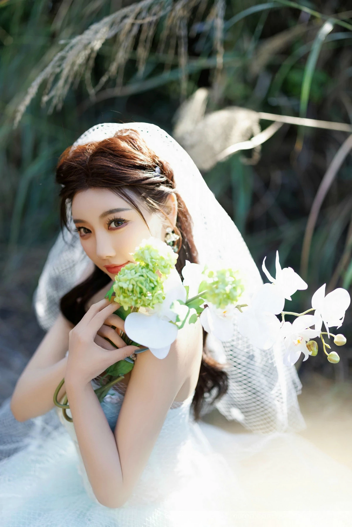 秀人集.com_[XiuRen秀人网]No.9722_女神杨晨晨Yome性感白色情趣内衣配白丝吊袜秀丰腴身材诱惑写真83P