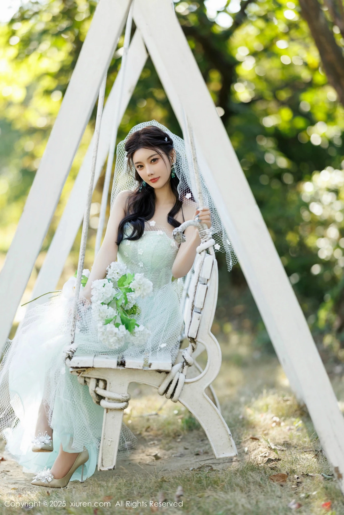 秀人集.com_[XiuRen秀人网]No.9722_女神杨晨晨Yome性感白色情趣内衣配白丝吊袜秀丰腴身材诱惑写真83P