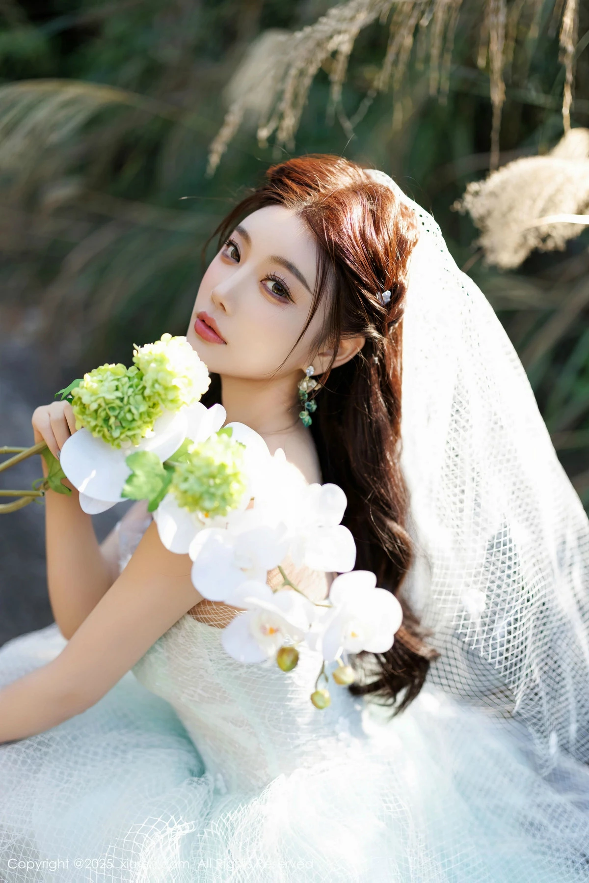 秀人集.com_[XiuRen秀人网]No.9722_女神杨晨晨Yome性感白色情趣内衣配白丝吊袜秀丰腴身材诱惑写真83P