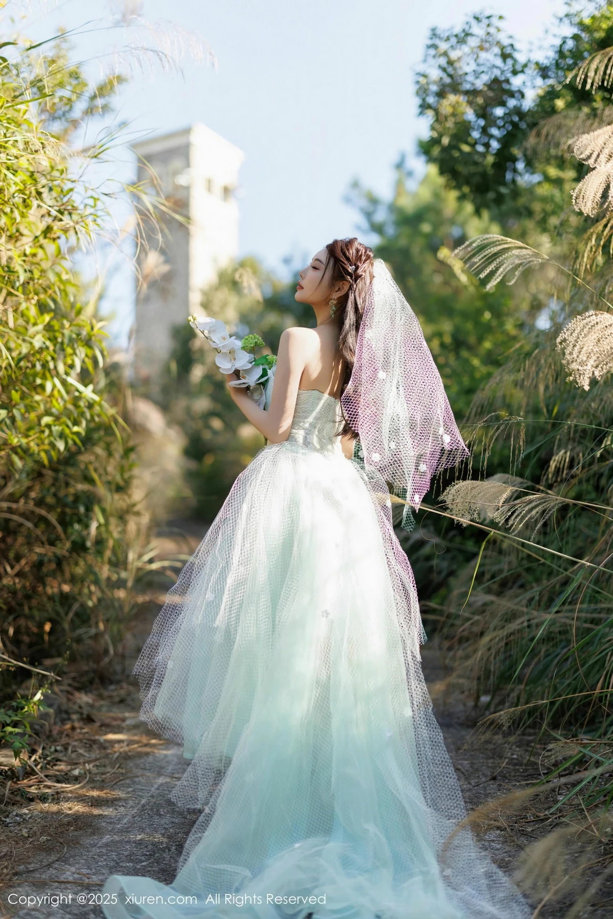 秀人集.com_[XiuRen秀人网]No.9722_女神杨晨晨Yome性感白色情趣内衣配白丝吊袜秀丰腴身材诱惑写真83P