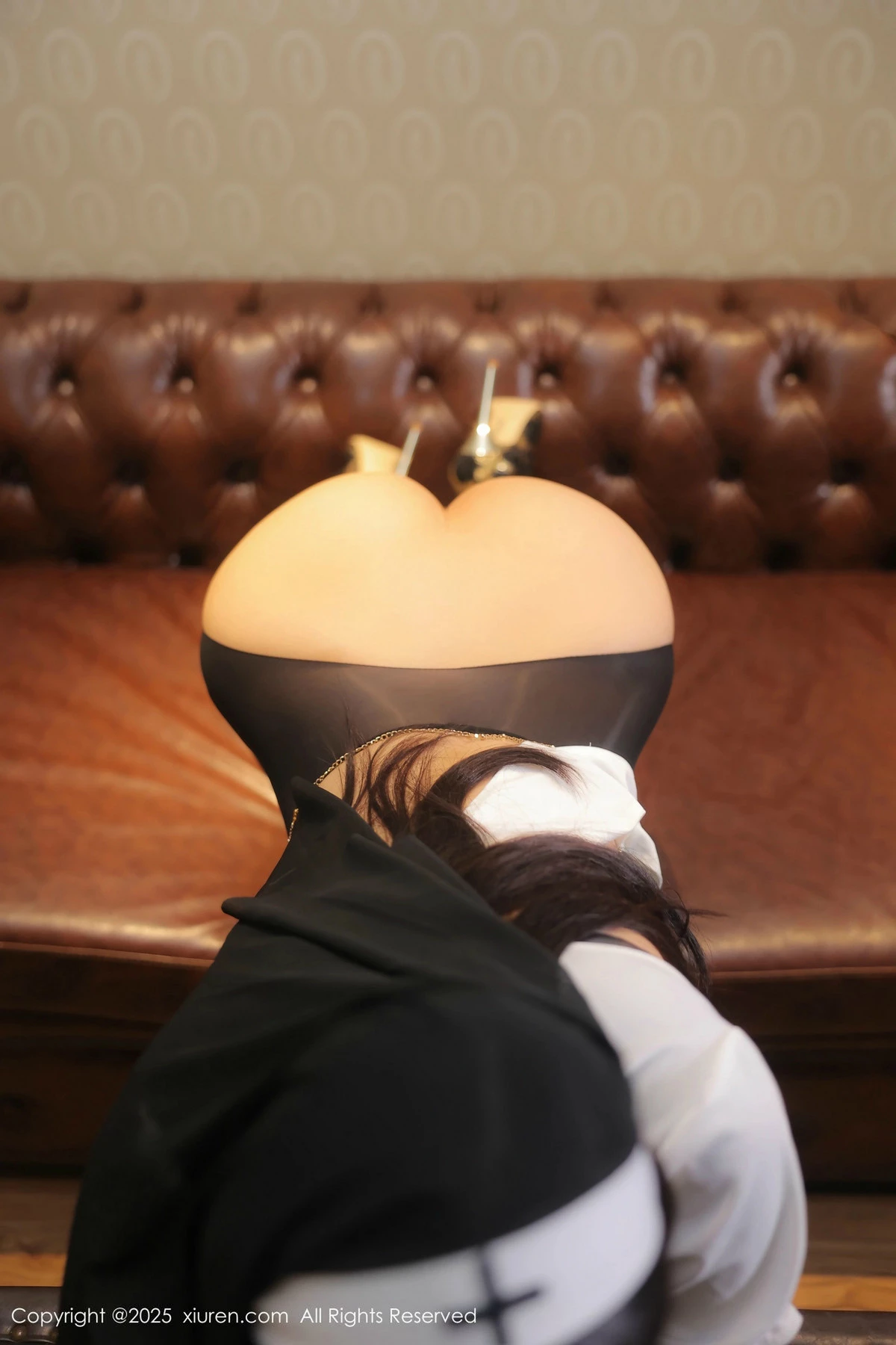 秀人集.com_[XiuRen秀人网]No.9723_模特小蛮妖Yummy性感修女装配超薄连体黑丝秀完美身材诱惑写真76P