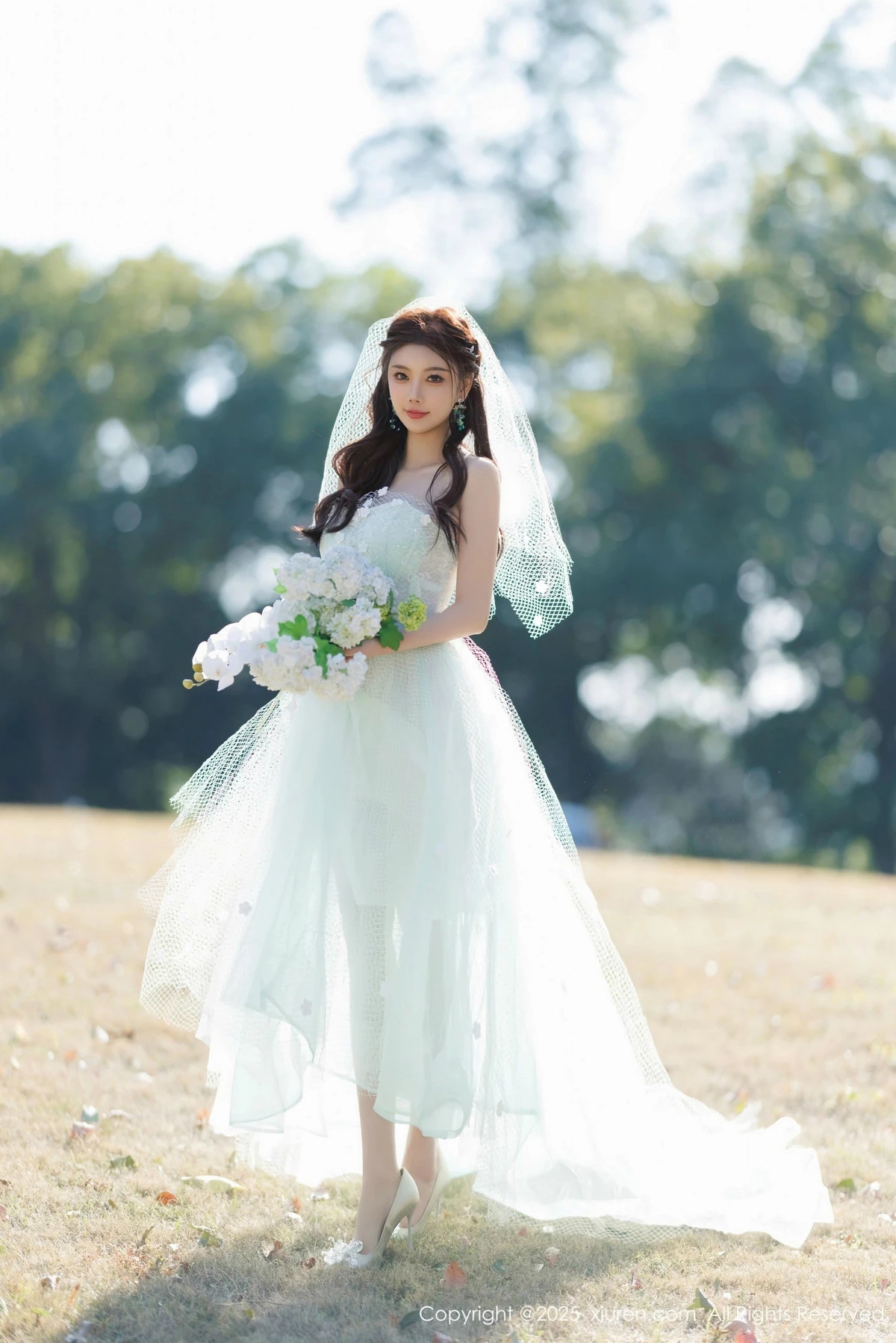 秀人集.com_[XiuRen秀人网]No.9722_女神杨晨晨Yome性感白色情趣内衣配白丝吊袜秀丰腴身材诱惑写真83P