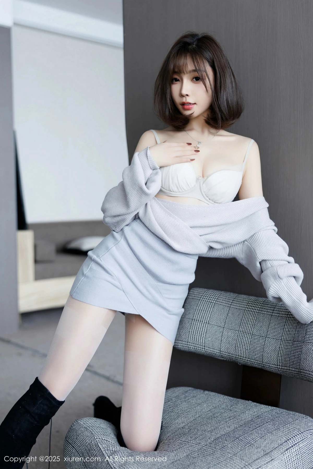 秀人集.com_[XiuRen秀人网]No.9734_女神徐莉芝Booty性感短裙套装+黑色情趣内衣秀曼妙身姿诱惑写真100P