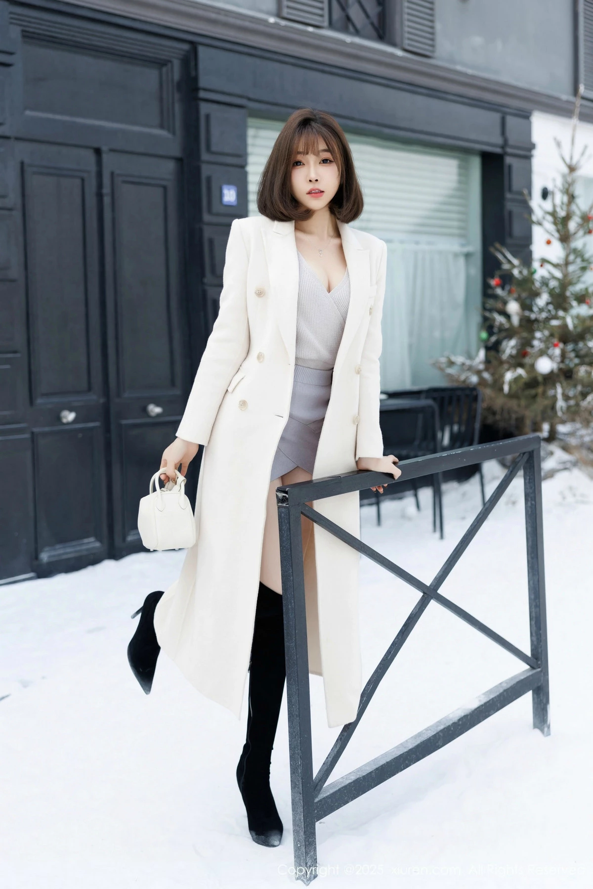 秀人集.com_[XiuRen秀人网]No.9734_女神徐莉芝Booty性感短裙套装+黑色情趣内衣秀曼妙身姿诱惑写真100P