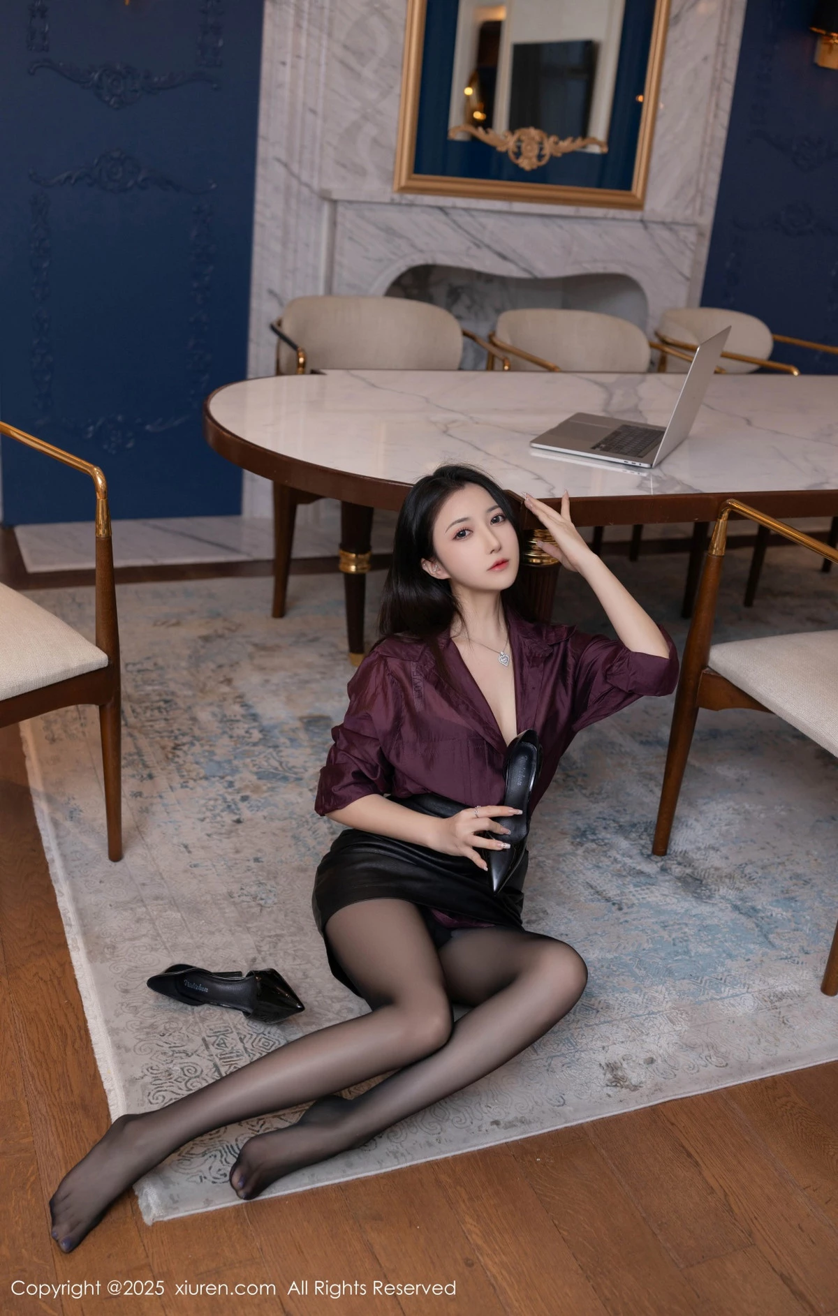 秀人集.com_[XiuRen秀人网]No.9744_模特鱼子酱Fish性感紫色OL服饰露超薄黑丝秀曼妙身姿诱惑写真81P